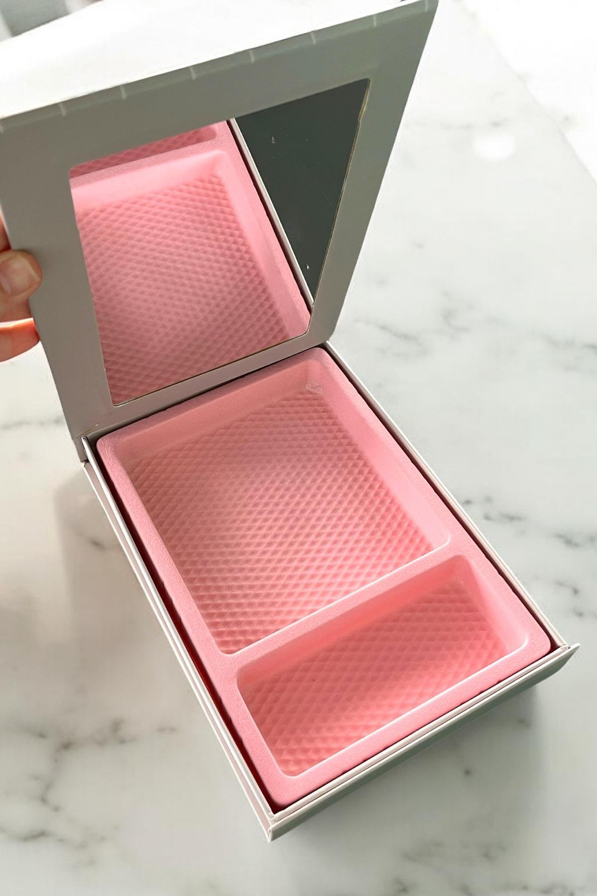 Gri Renk Ayna Detaylı Takı Organizeri