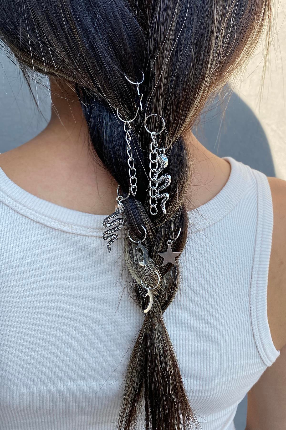 Gümüş Renk 8'li Renkli Yılan Ve Ay,Yıldız Figürlü Saç Küpesi