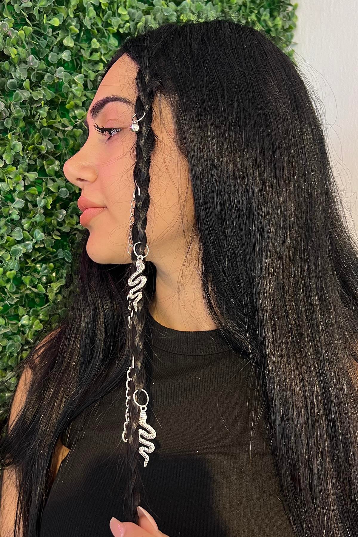 Gümüş Renk 8'li Renkli Yılan Ve Karışık Figürlü Saç Küpesi