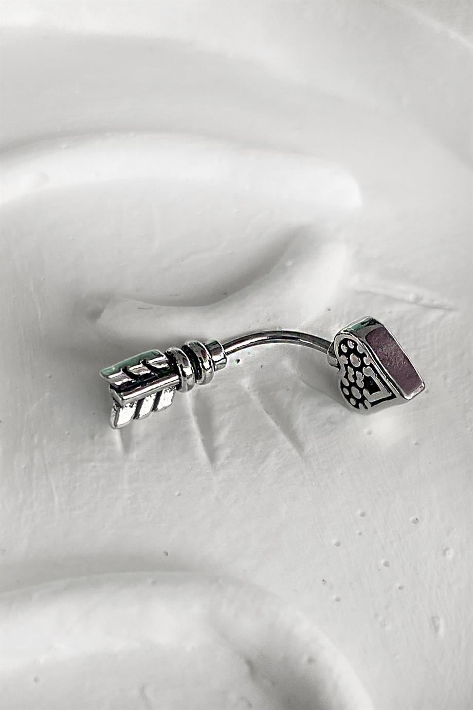 Gümüş Renk Cerrahi Çelik Kalp Figürlü Zincirli Tragus/Kıkırdak Küpe/Piercing (Tek)
