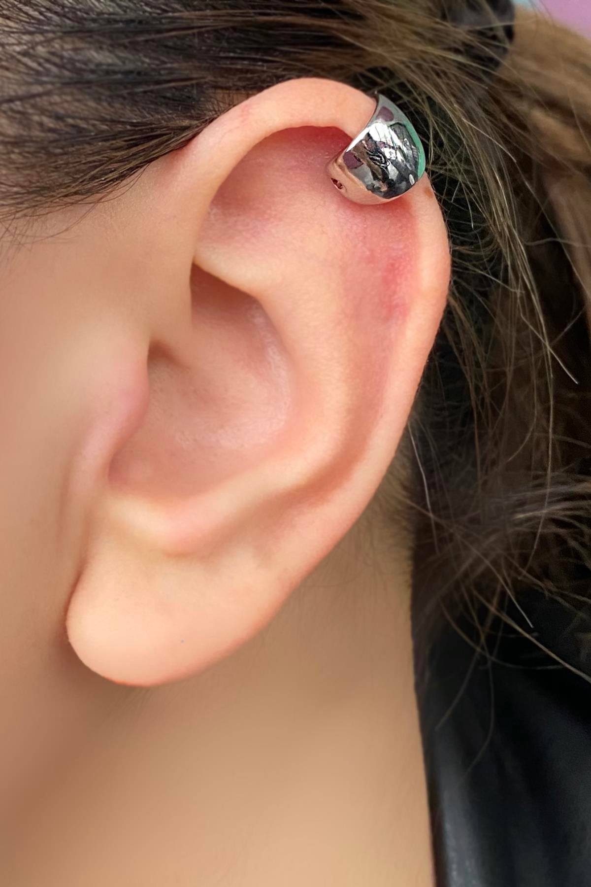 Gümüş Renk Cerrahi Çelik Tragus/Kıkırdak Küpe/Piercing (Tek)