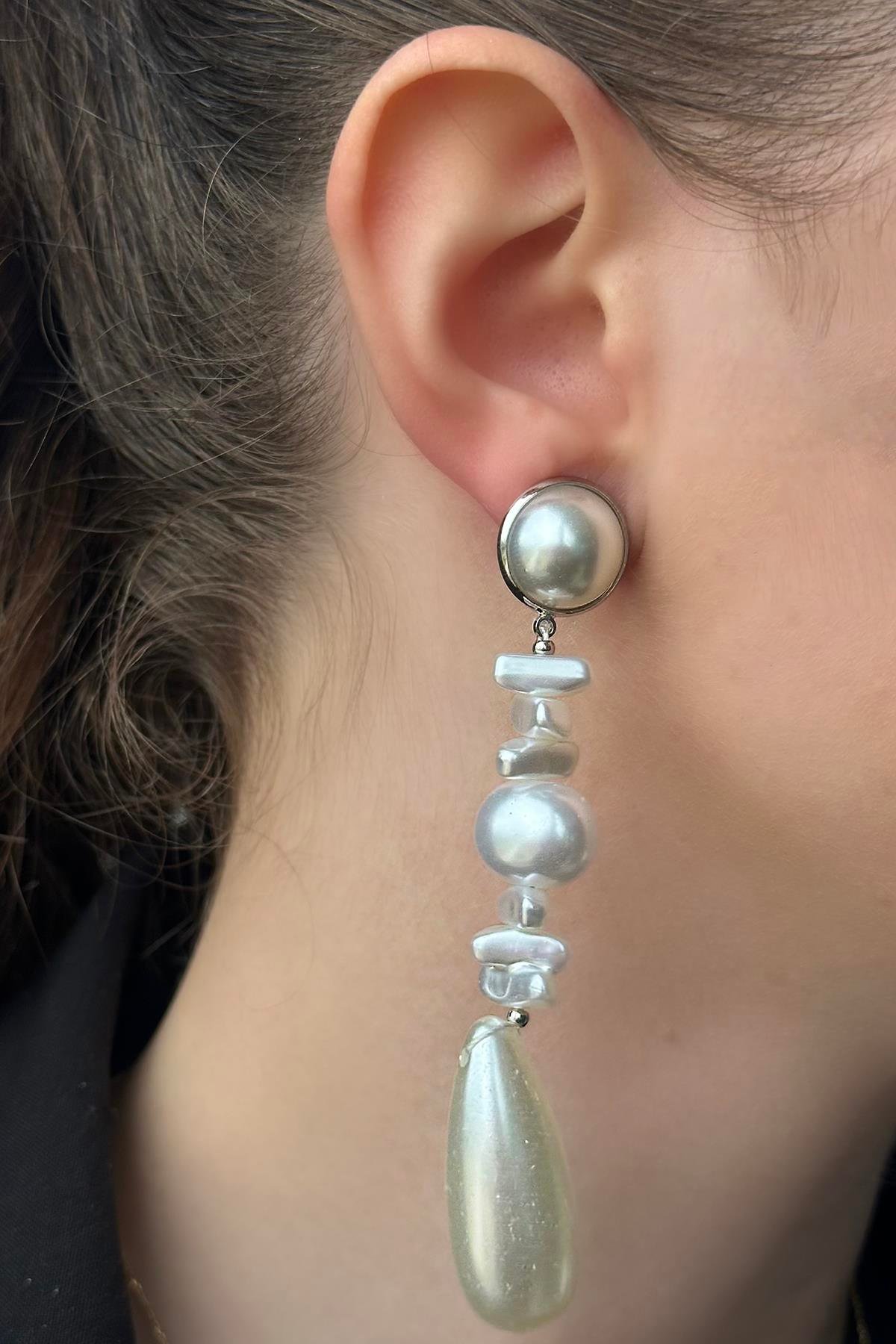 Gümüş Renk İnci Detaylı Abiye Küpe (Çift)