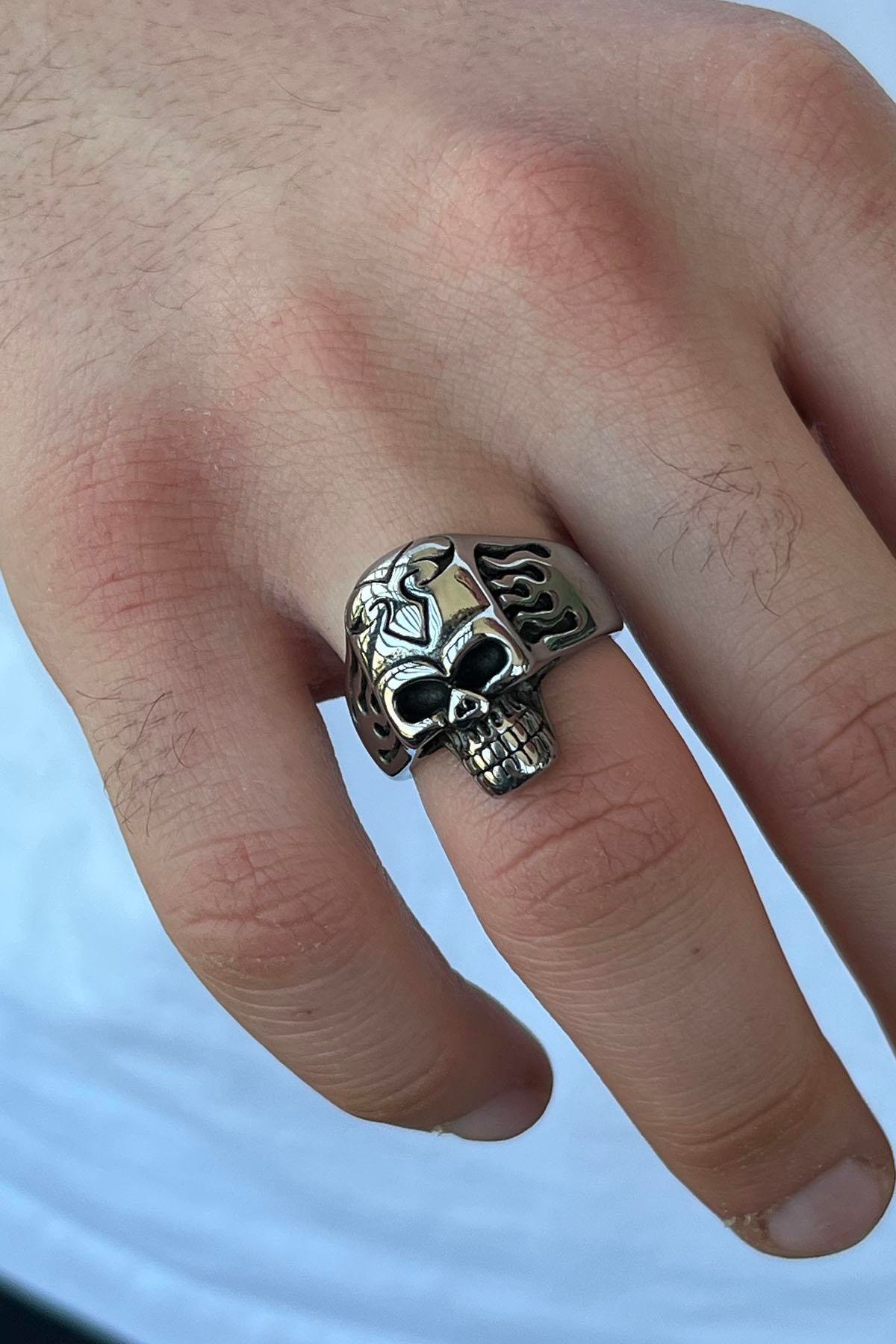 Gümüş Renk Kurukafa Figürlü Ayarlanabilir Çelik Erkek Yüzük