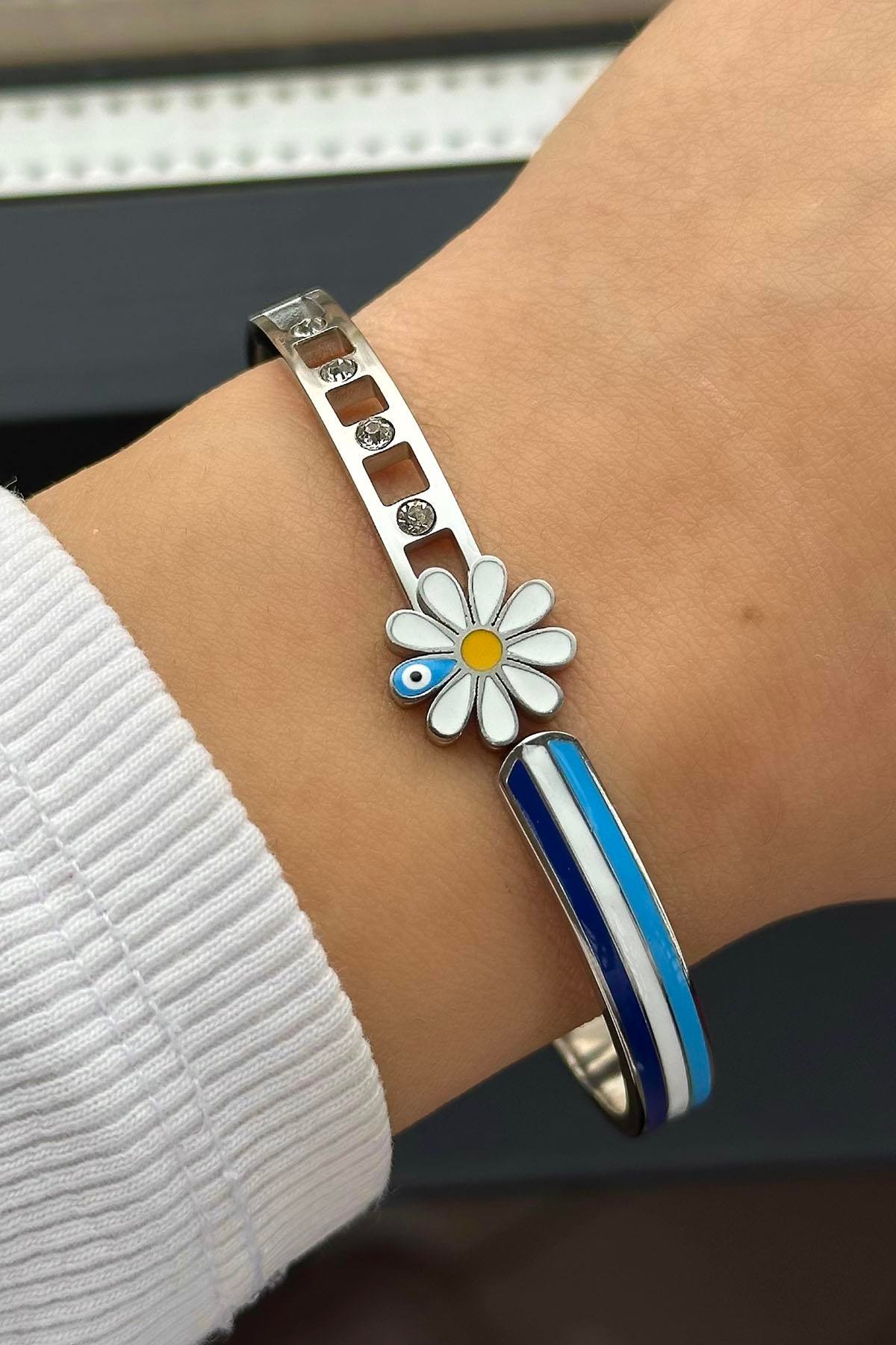 Gümüş Renk Papatya Figürlü Taş Detaylı Çelik Kelepçe Bileklik