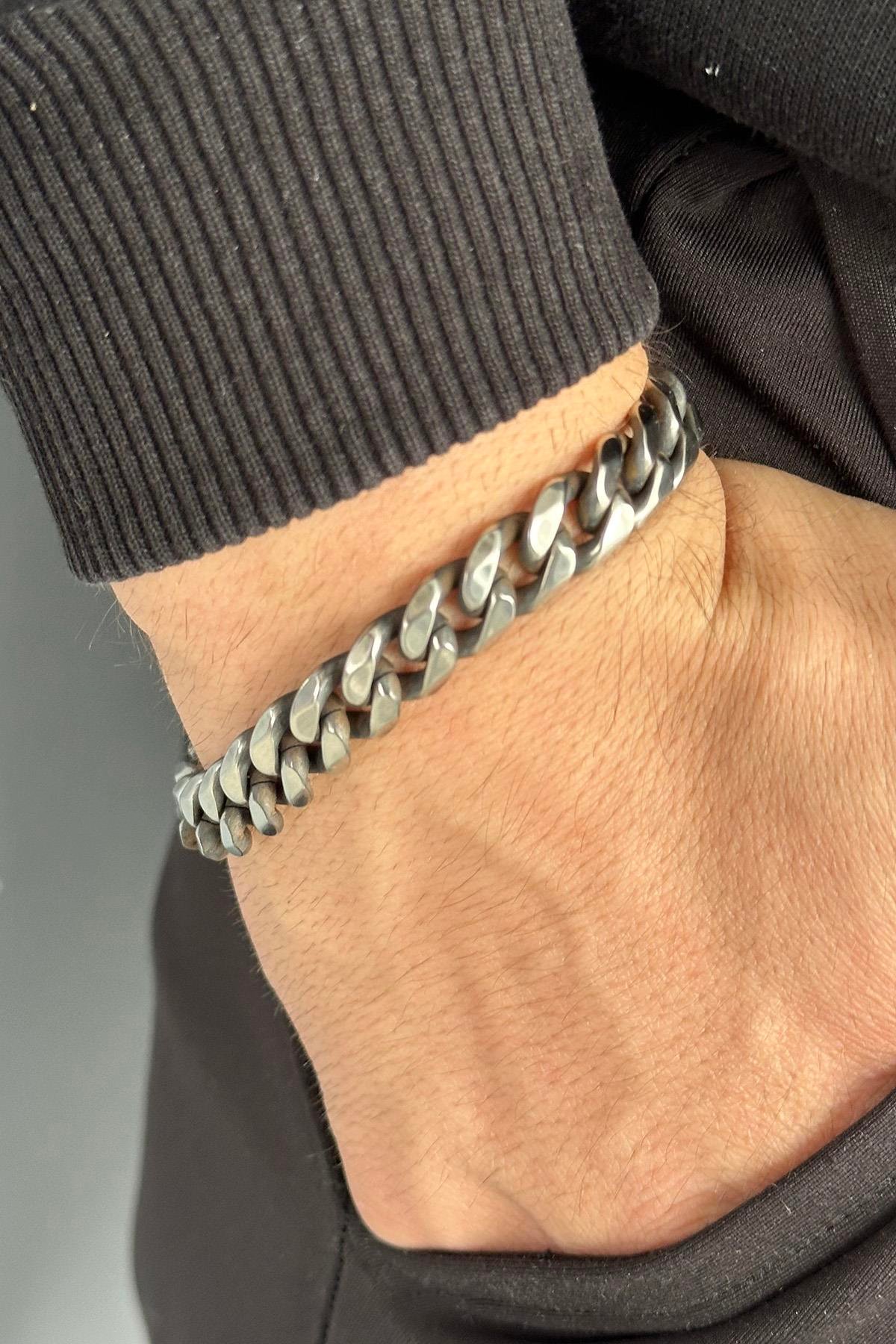 Gümüş Renk Zincir Detaylı Erkek Çelik Bileklik