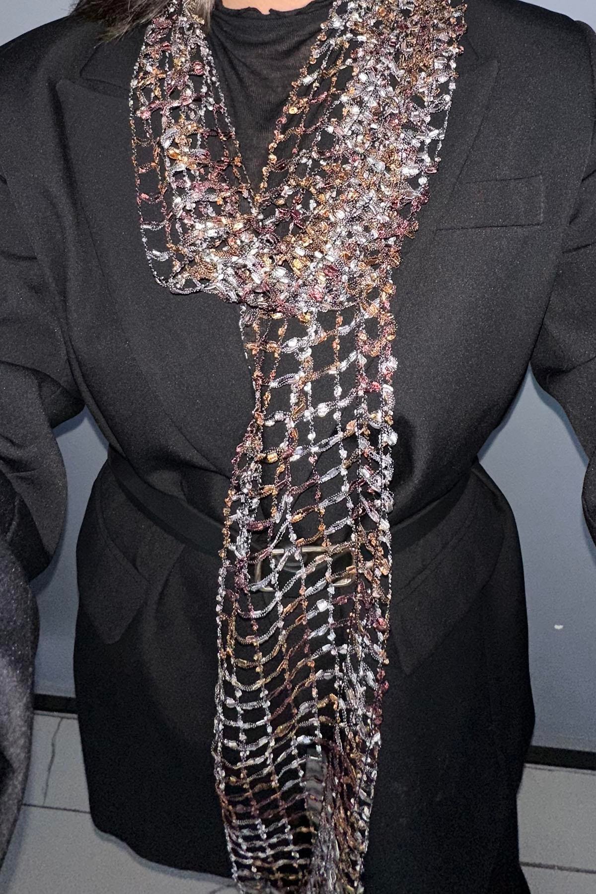 Kahverengi Örgü Detaylı Şal