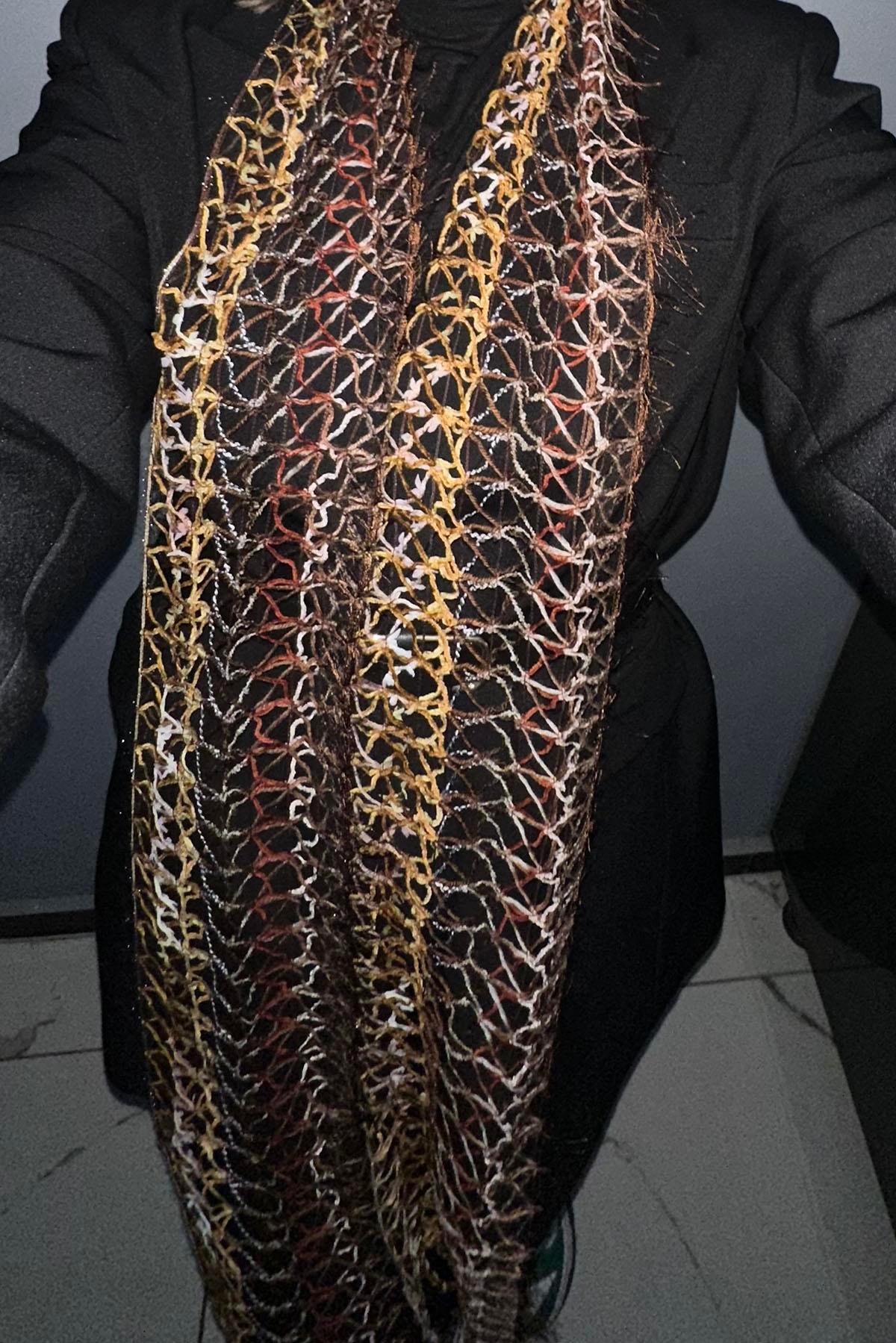 Kahverengi Örgü Detaylı Şal