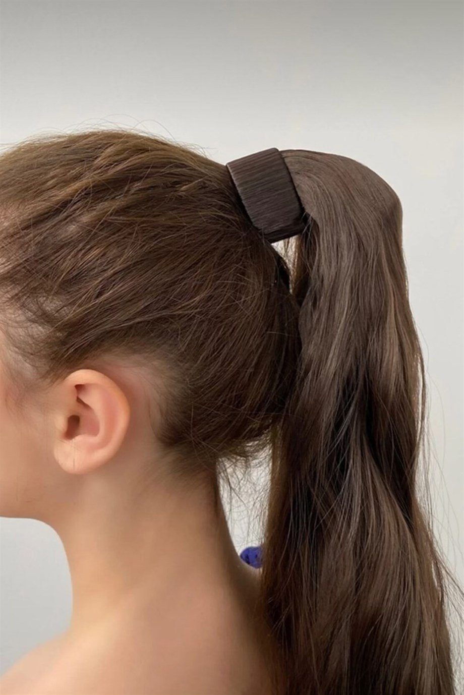 Kahverengi Renk Dalgalı At Kuyruğu Saç