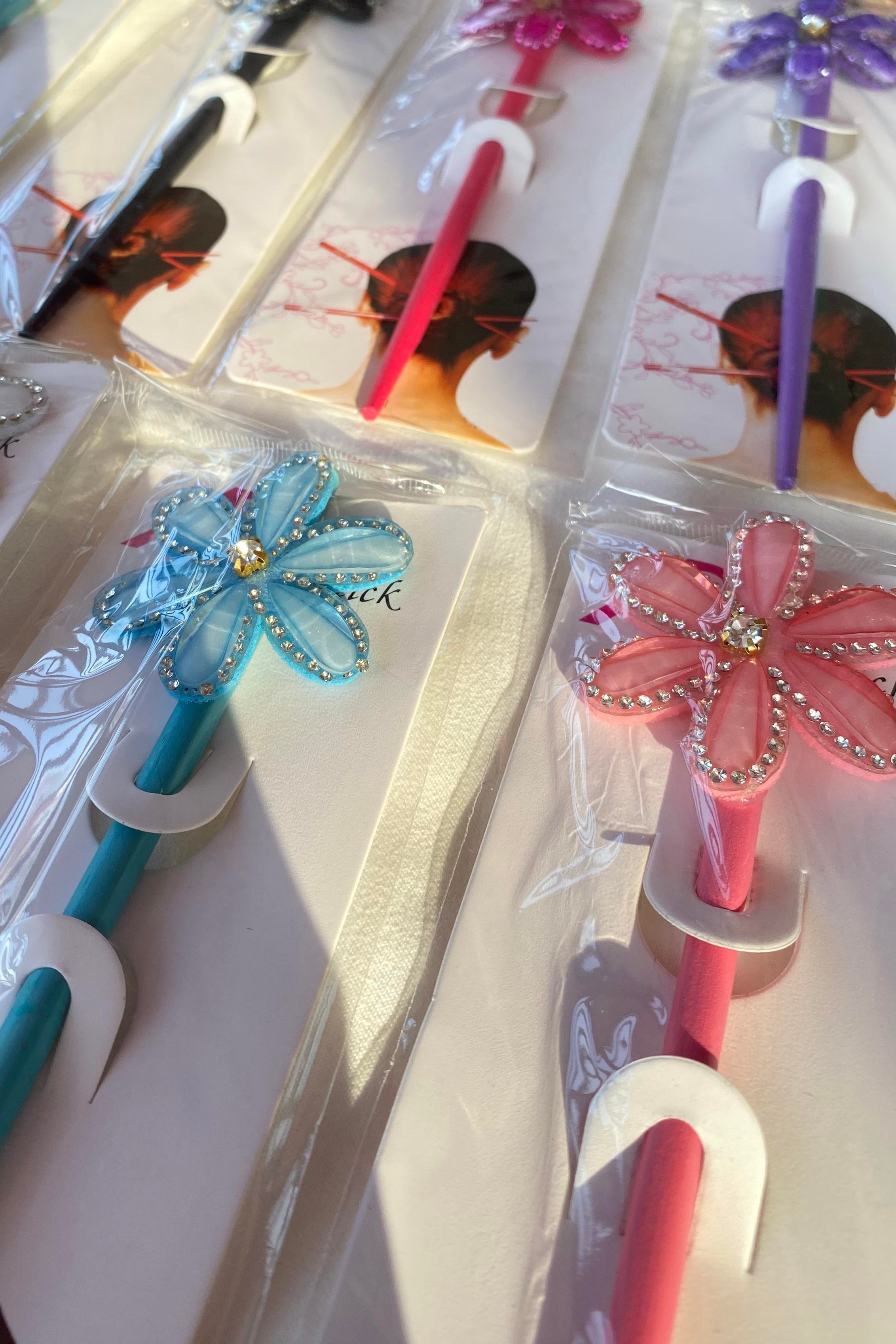 Karışık Renk 12'li Çiçek Detaylı Topuz Kalemi