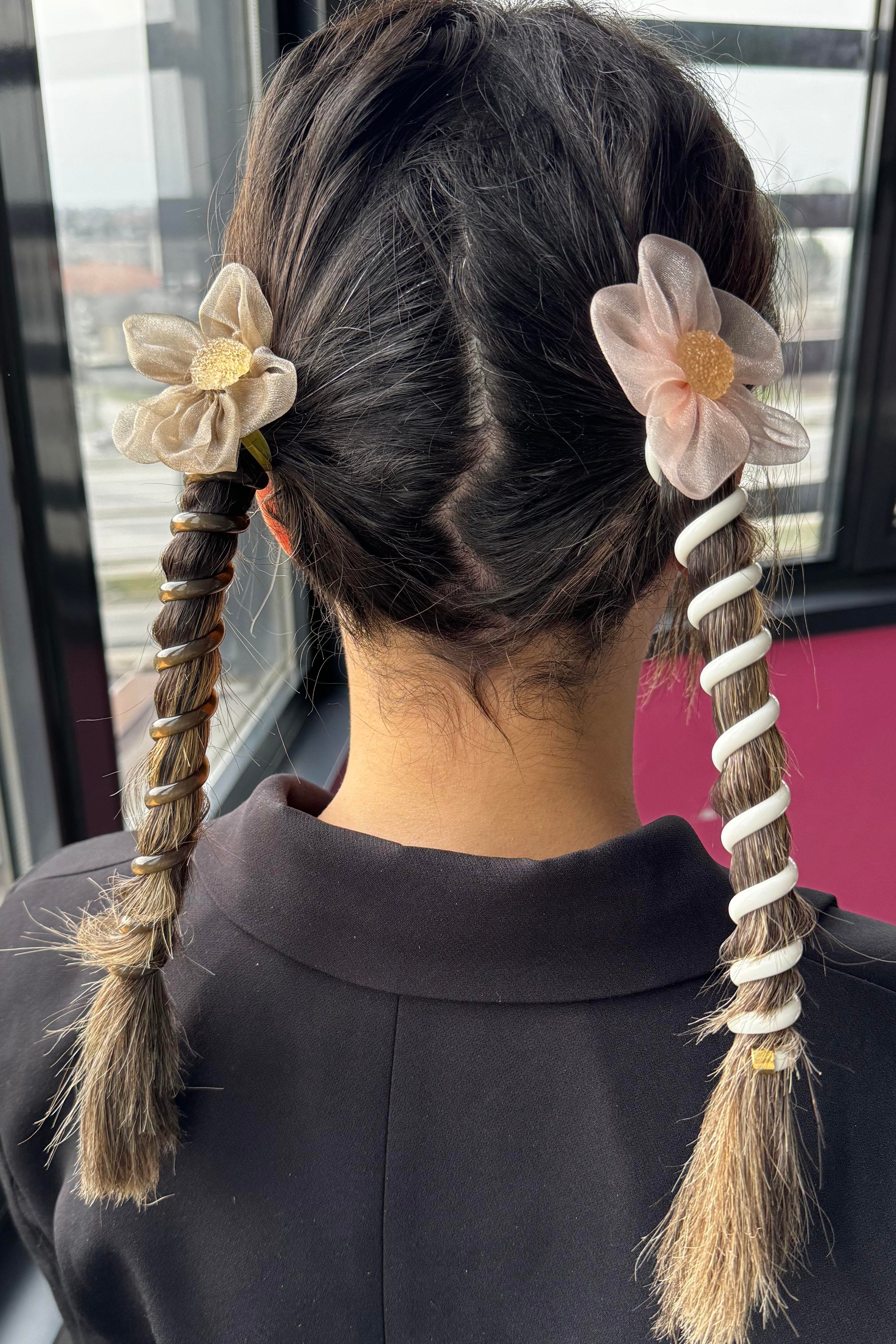 Karışık Renk 2´li Taş Detaylı Yaylı Spiral Toka