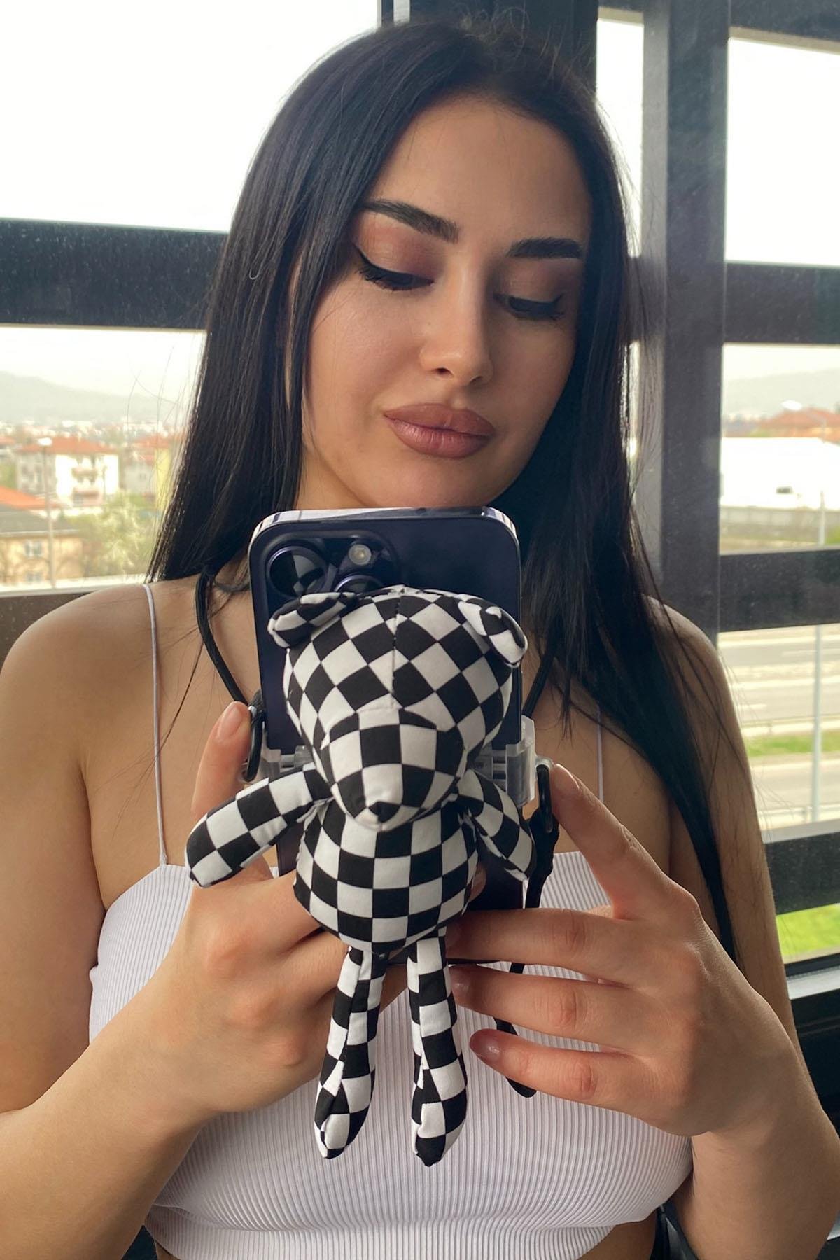 Karışık Renk Ayıcık Figürlü İpli Telefon Aksesuarı