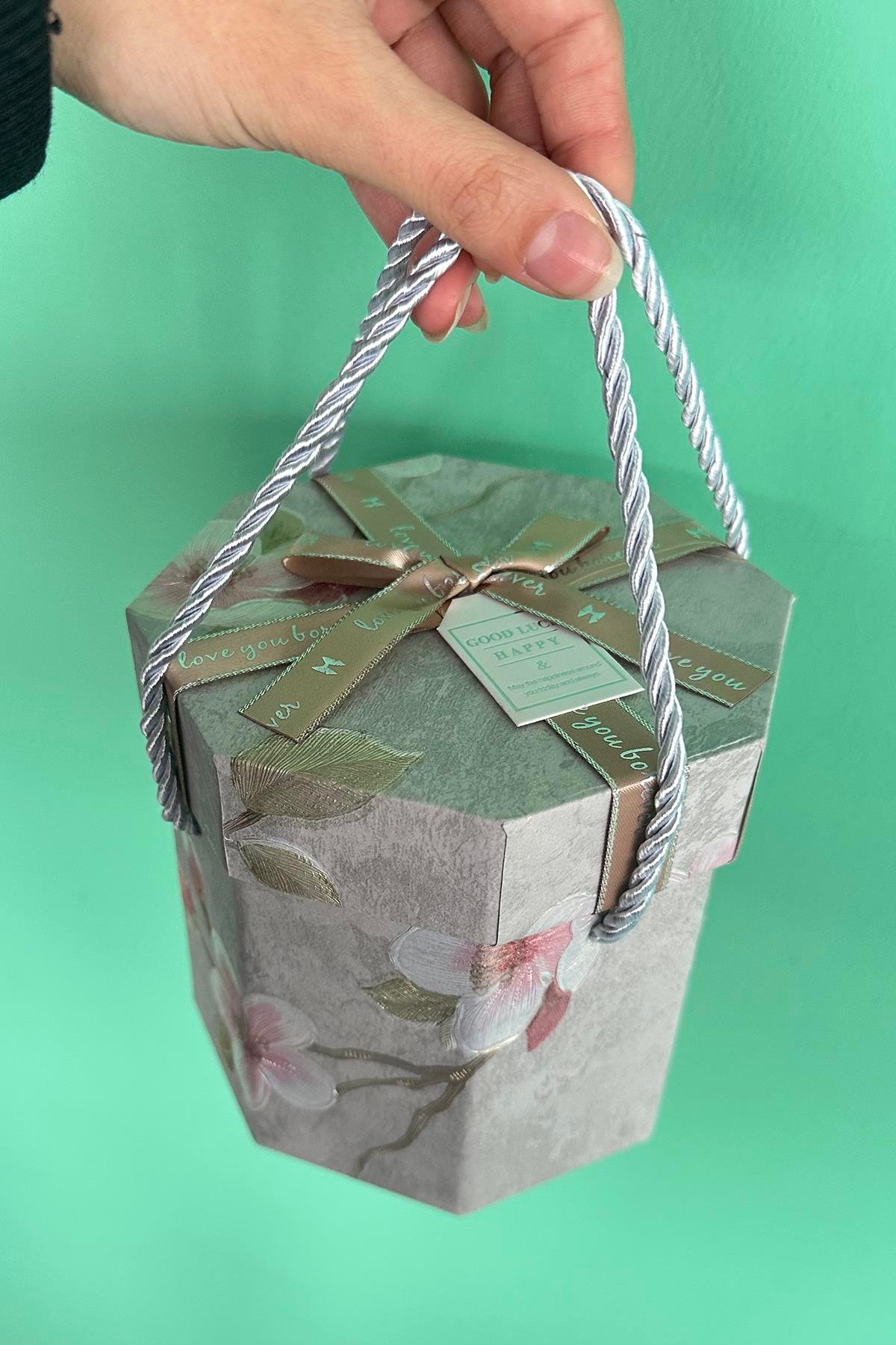 Karışık Renk Çiçek Figürlü Kurdele Detaylı Hediye Kutusu