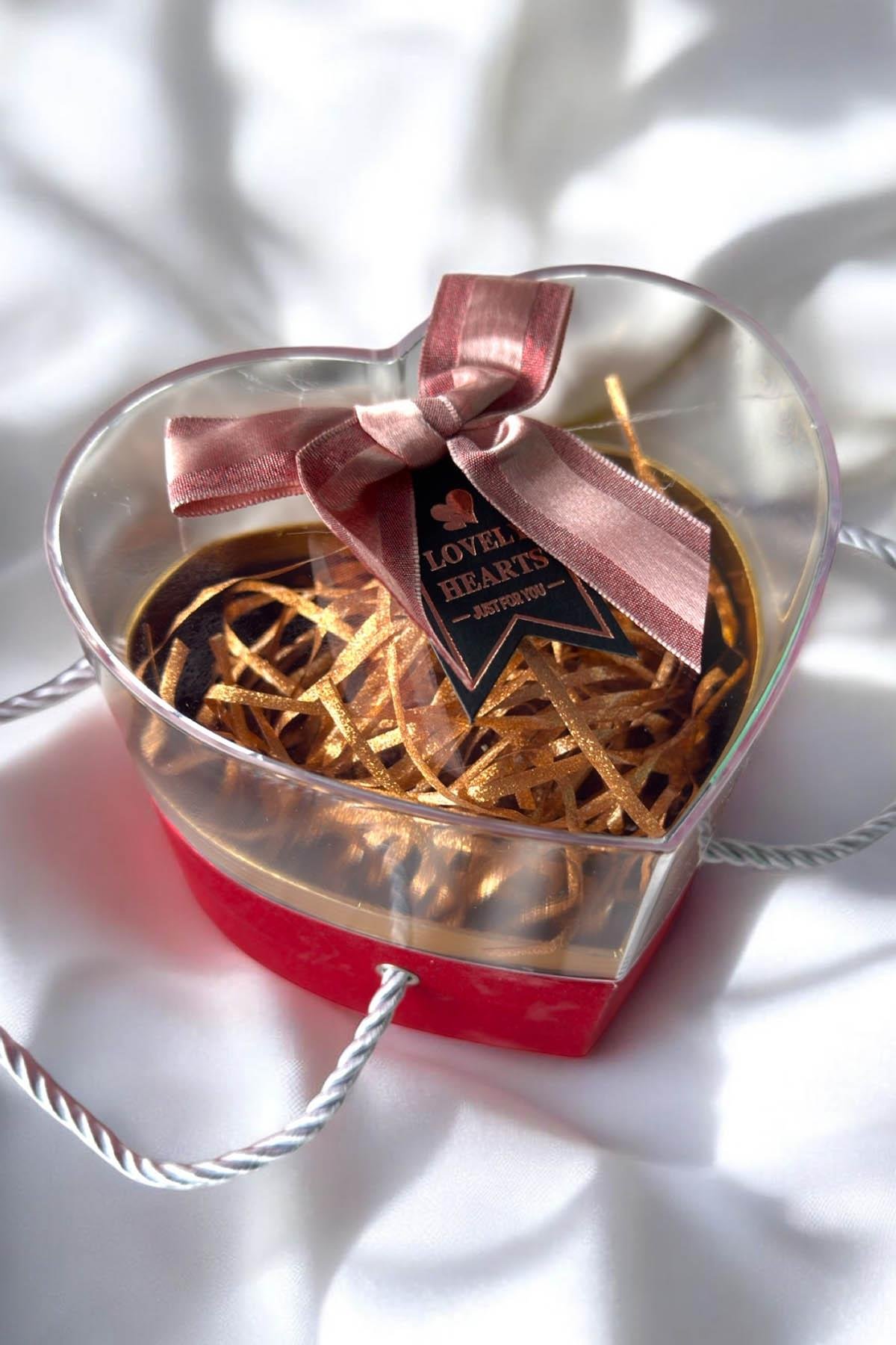 Kırmızı Renk Kalp Figürlü Hediye Kutusu