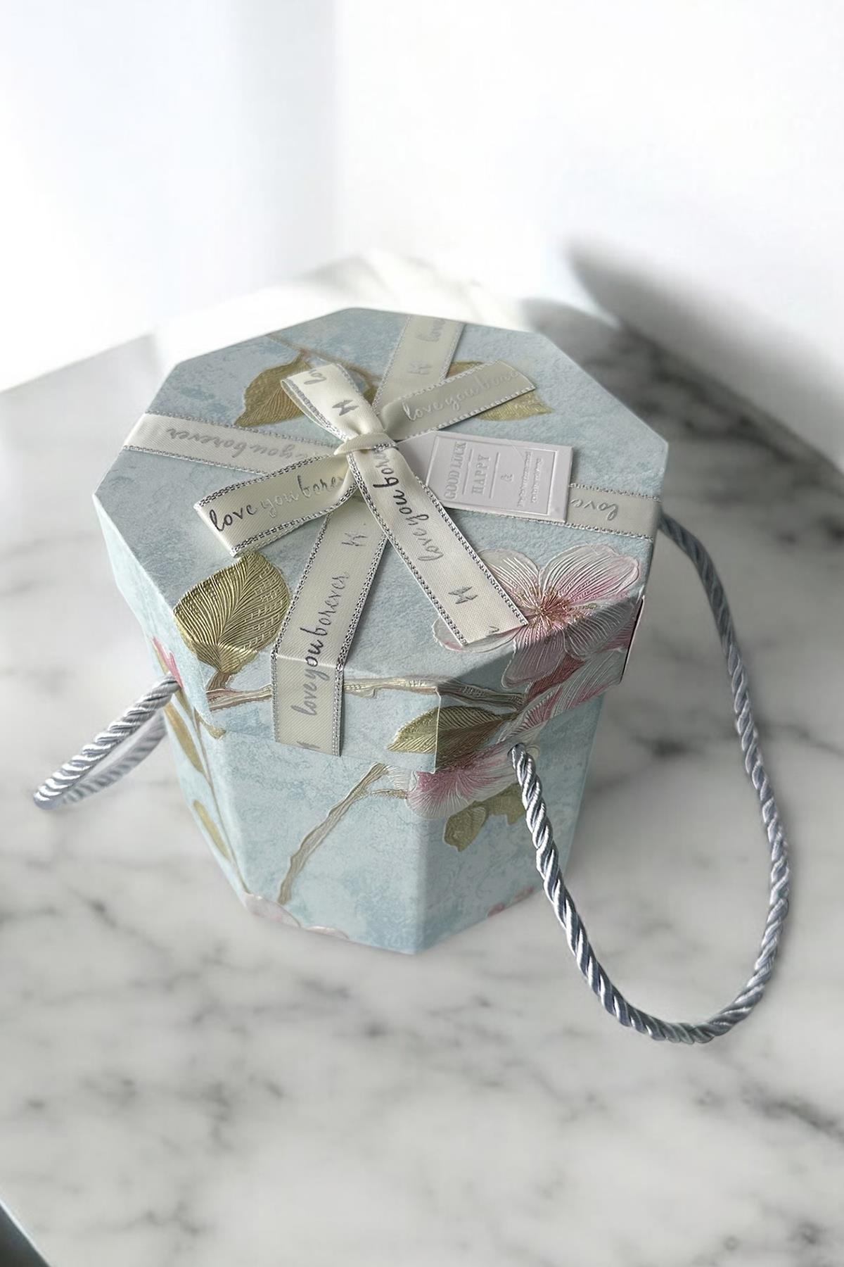 Mavi Renk Çiçek Figürlü Kurdele Detaylı Hediye Kutusu