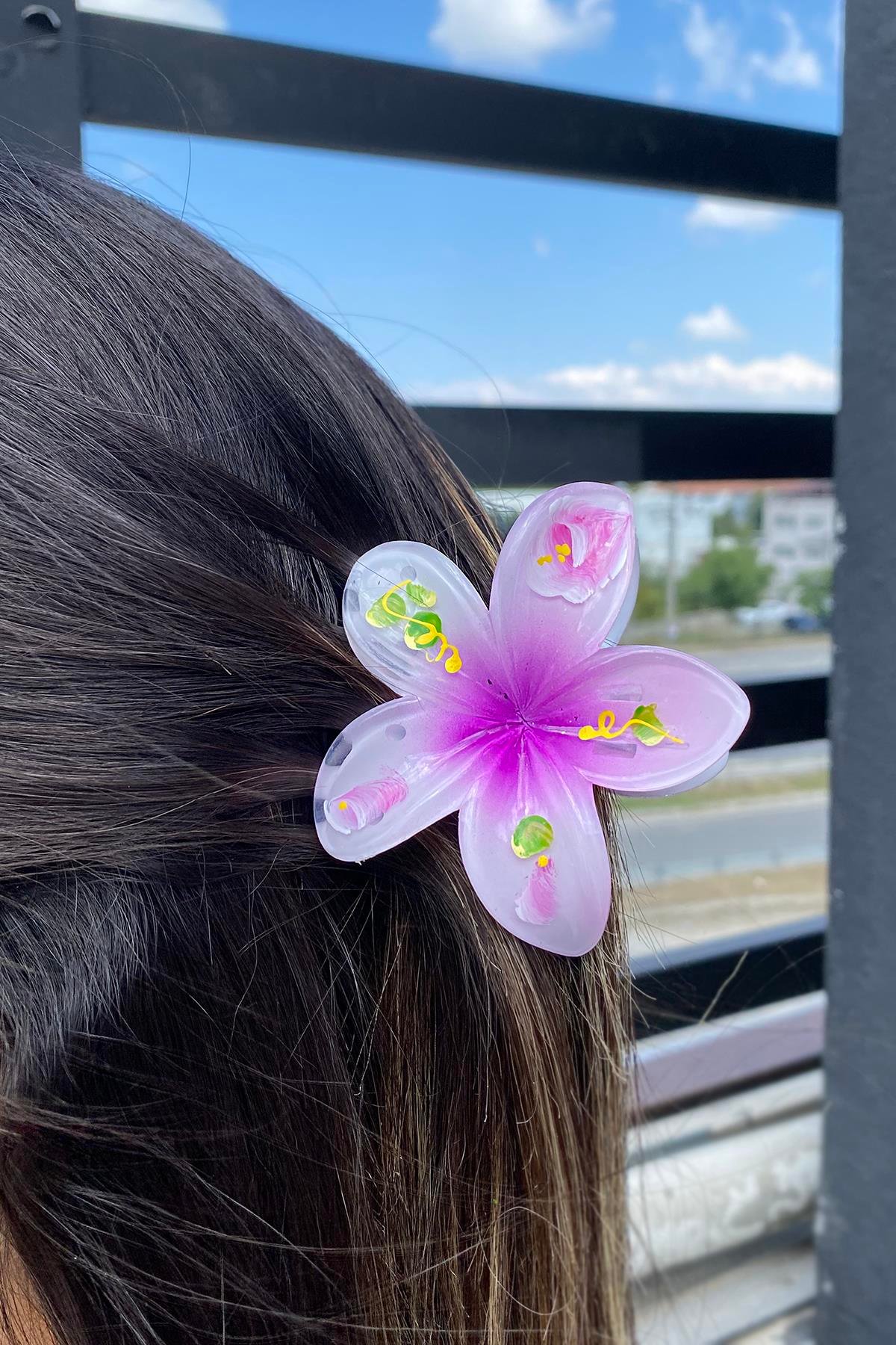 Mor Renk Karışık Desenli Lotus Çiçek Mandal Toka