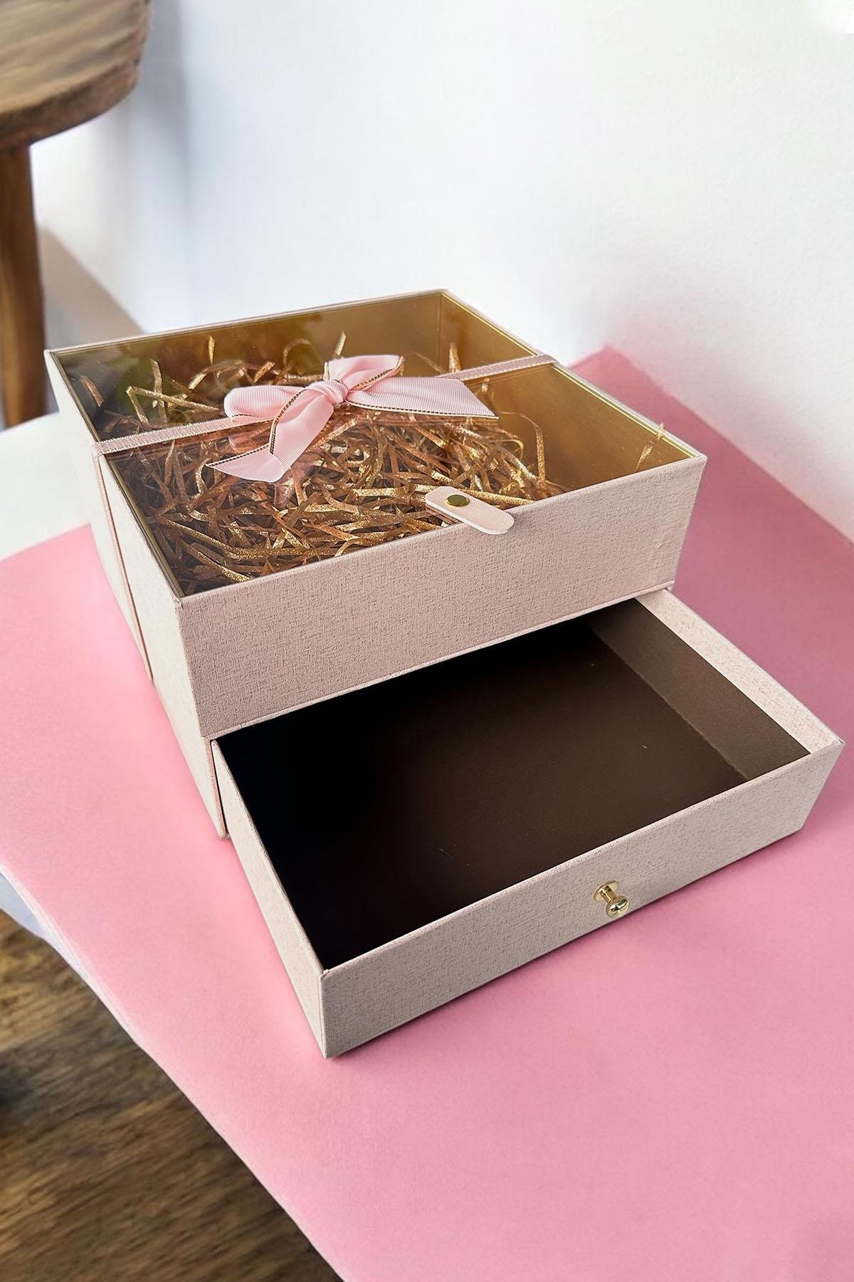 Pembe Renk Çekmece Detaylı Hediye Kutusu