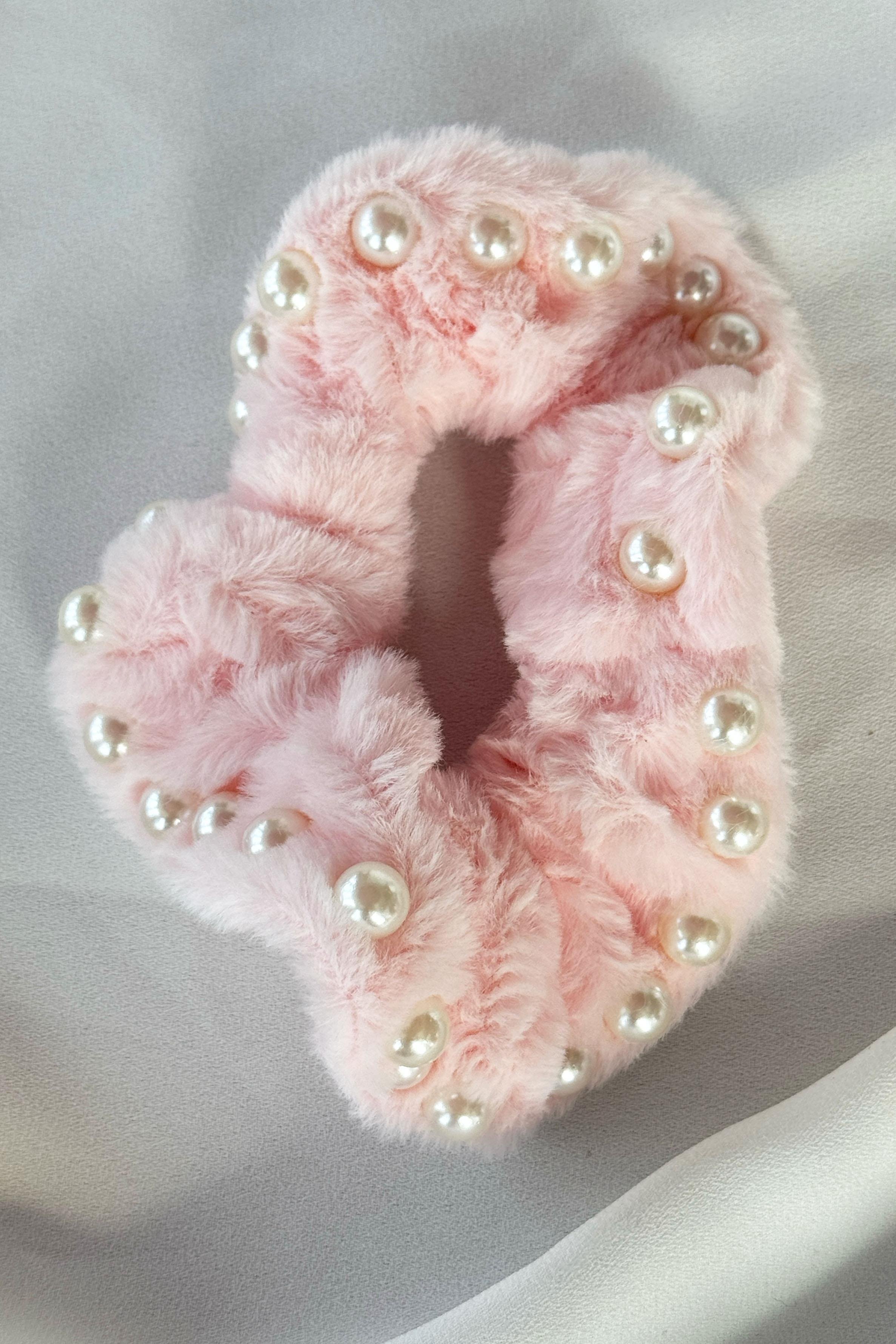 Pembe Renk İnci Detaylı Peluş Simit Toka
