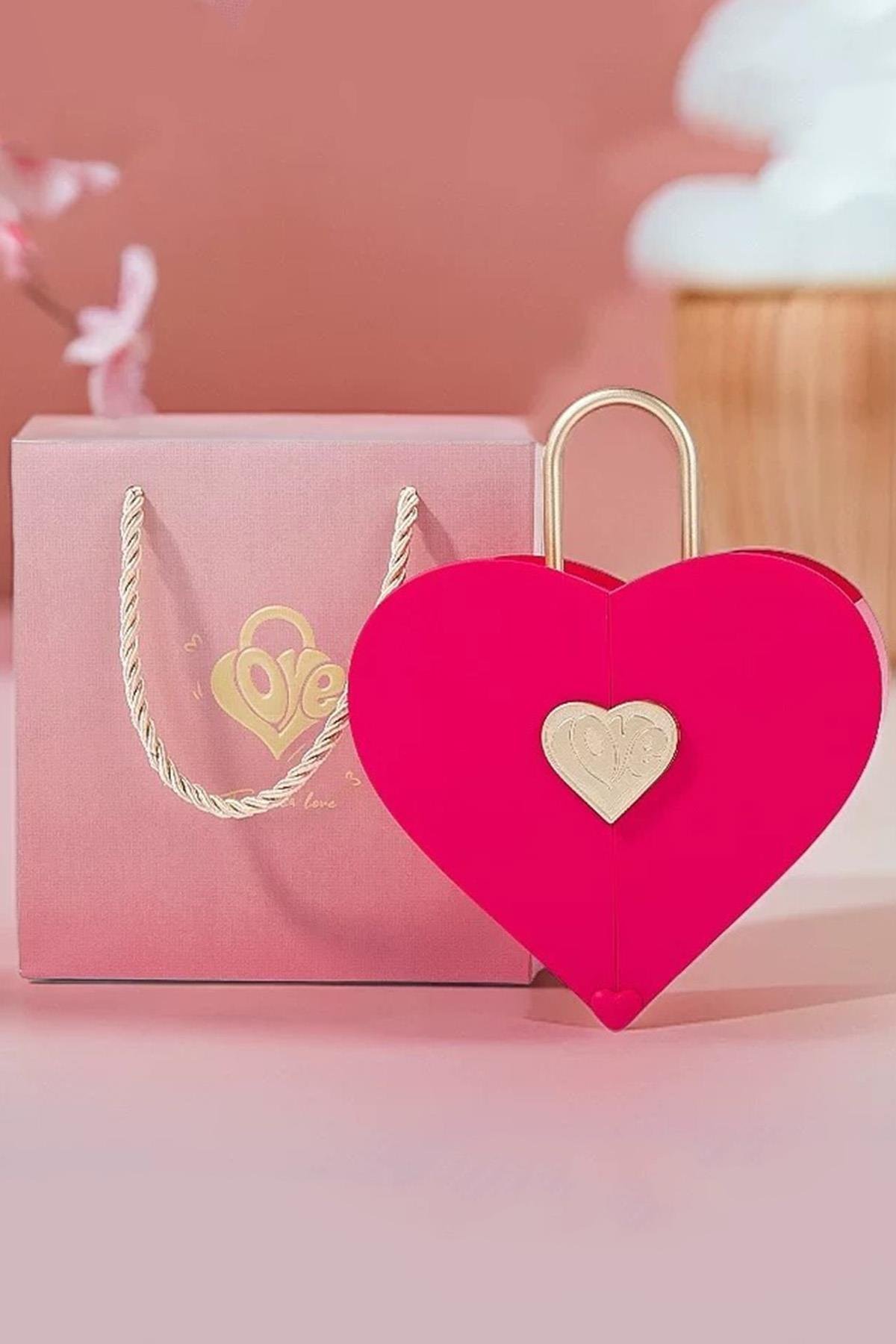 Pembe Renk Kalp Figürlü Karton Çanta Hediyeli Hediye Kutusu