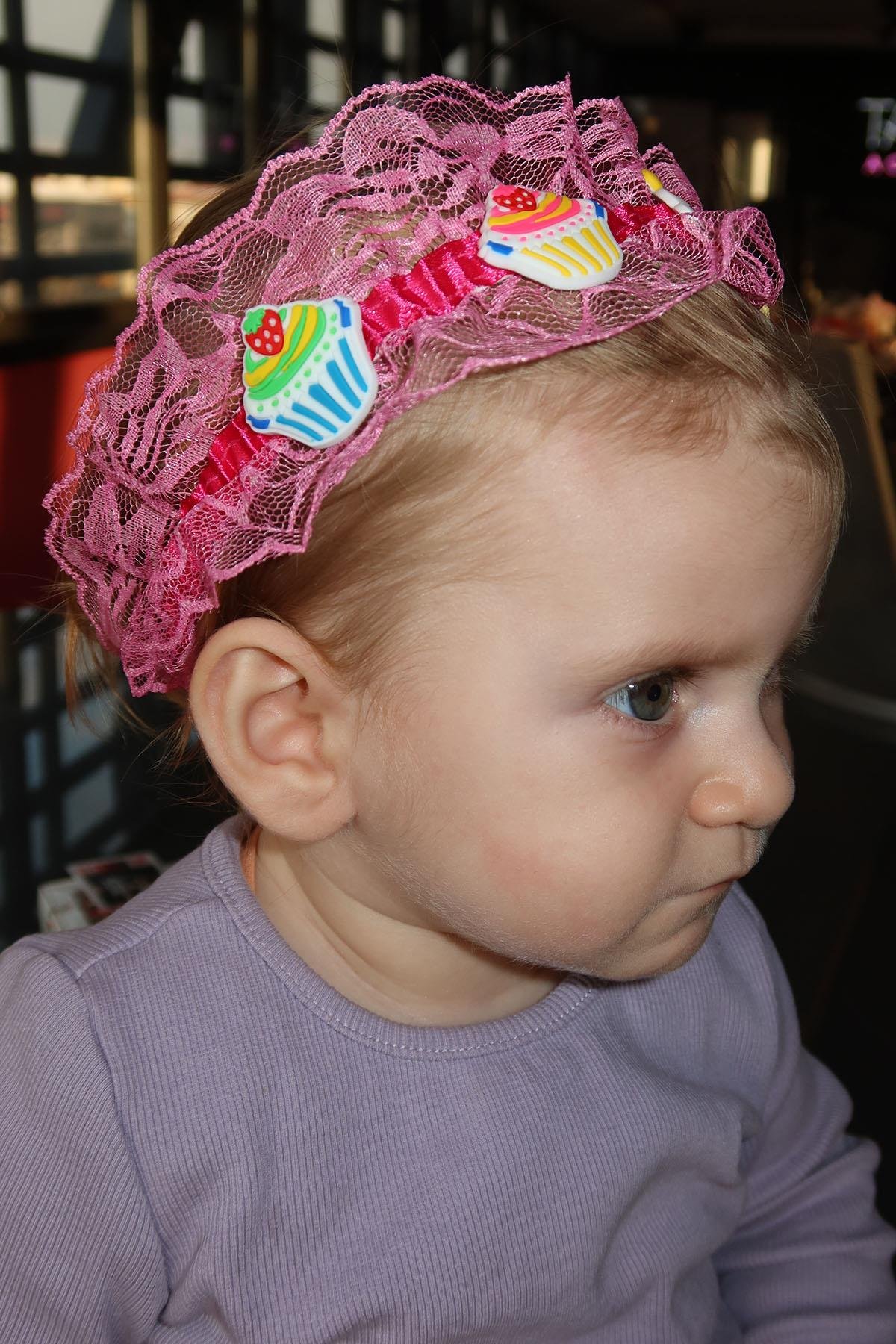 Pembe Renk Kek Figürlü Çocuk Saç Bandı