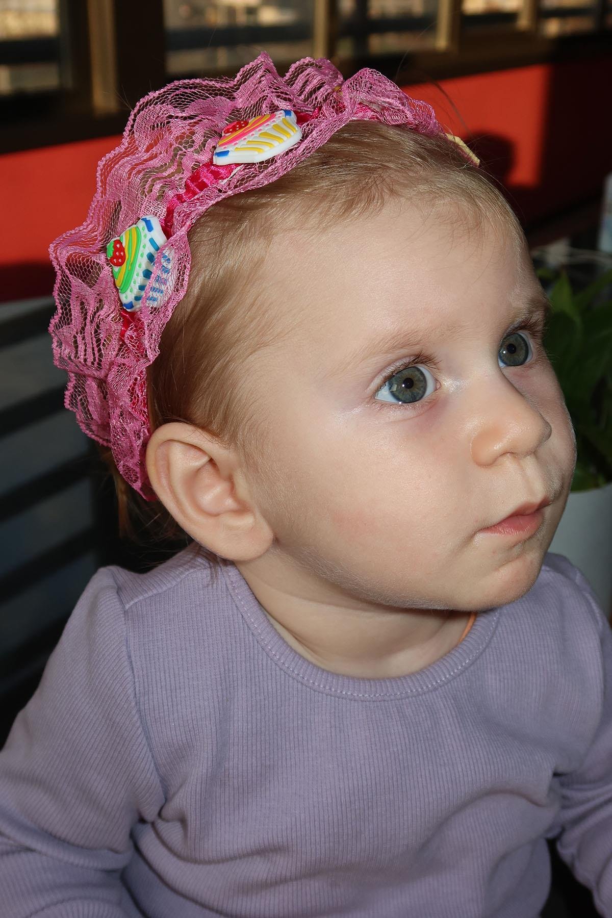 Pembe Renk Kek Figürlü Çocuk Saç Bandı