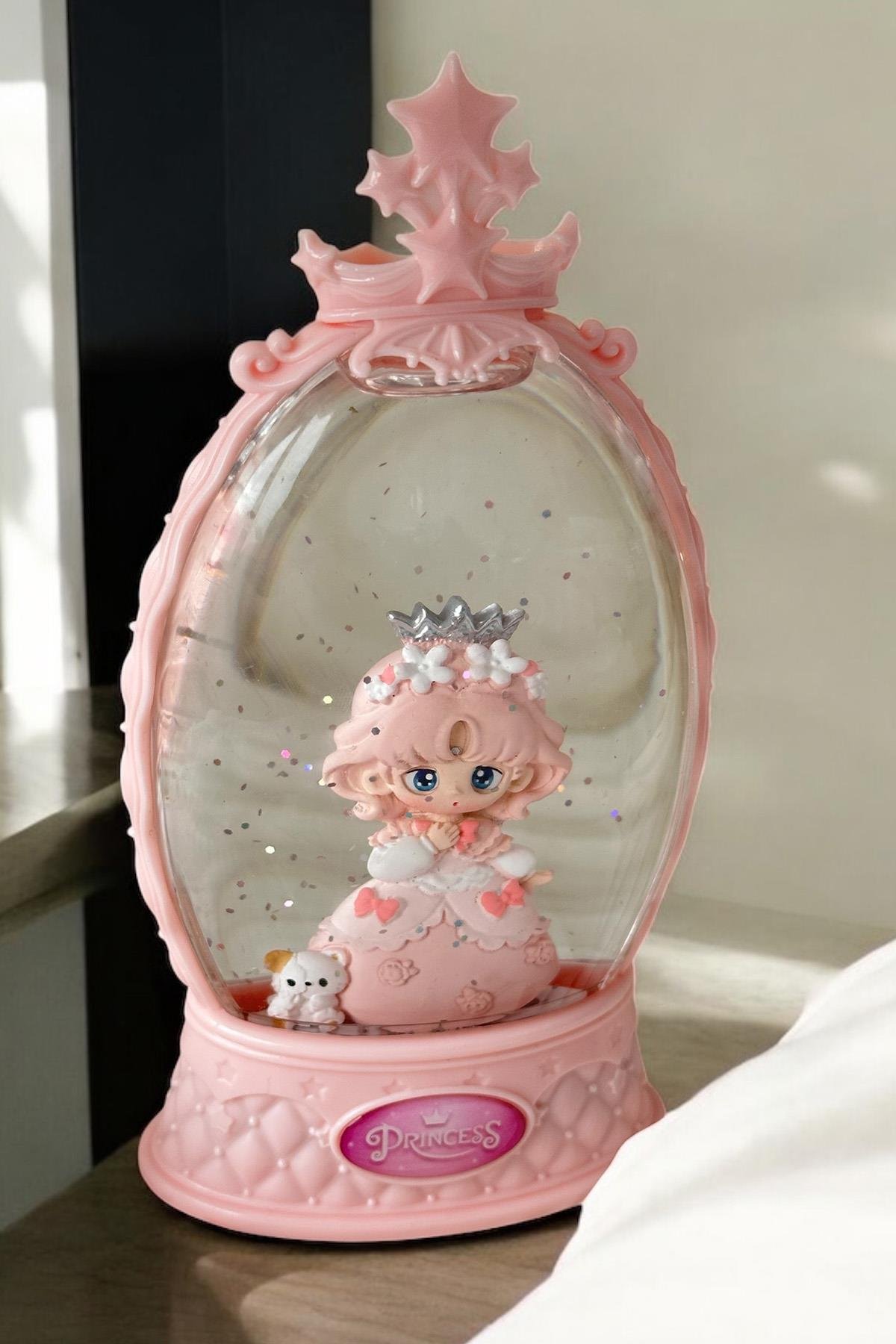 Pembe Renk Kız Figürlü Müzikli Ve Işıklı Kar Küresi