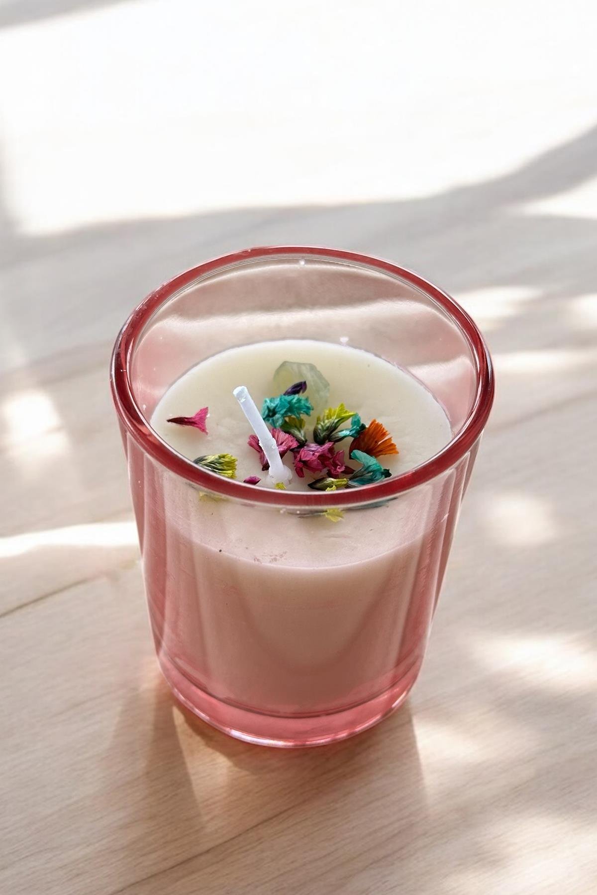 Pembe Renk Kuru Çiçek Detaylı Mum