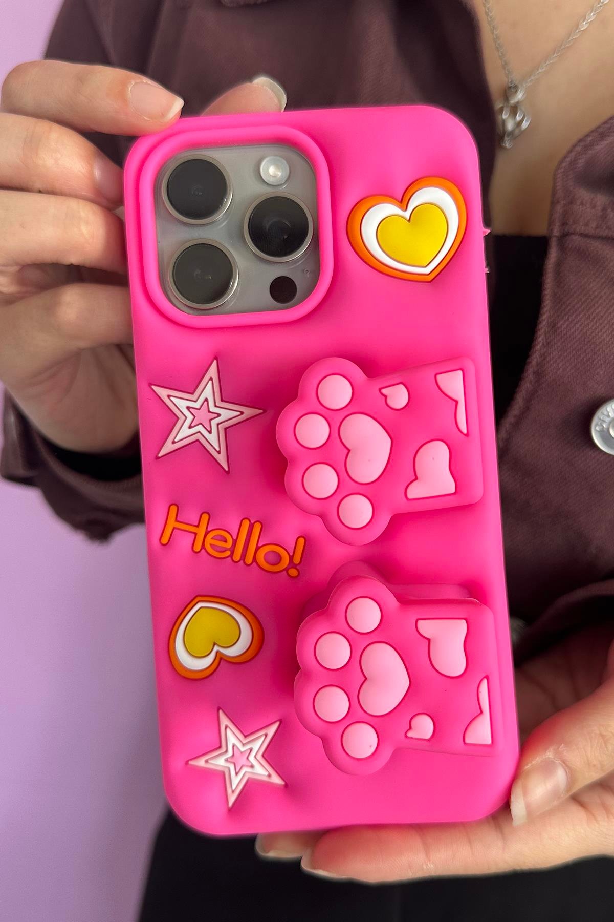 Pembe Renk Pati Figürlü 15 Pro Max Telefon Kılıfı