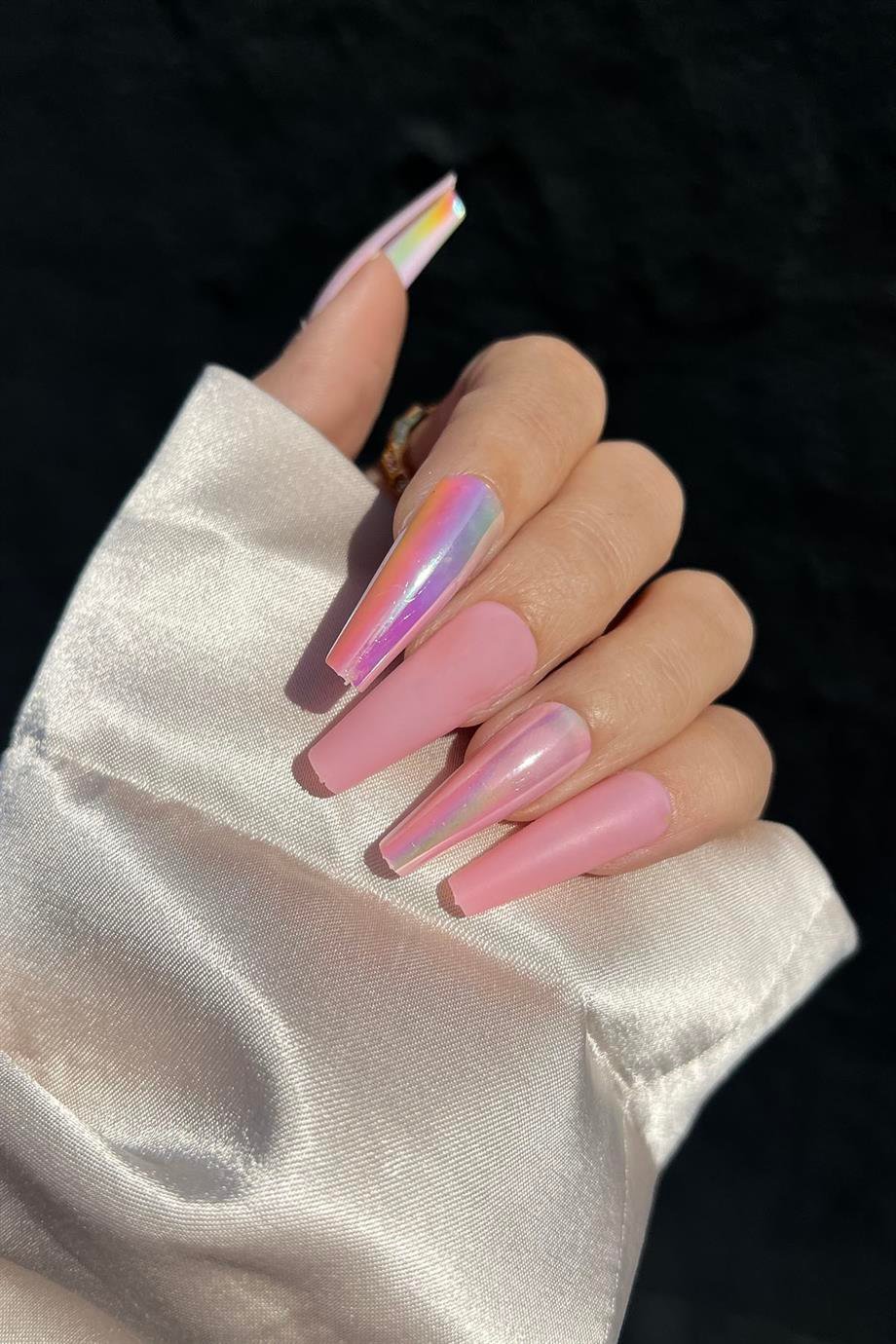 Pembe Renk Uzun Boy Barbie Girl Hologramlı Takma Tırnak (Yapıştırıcılı)