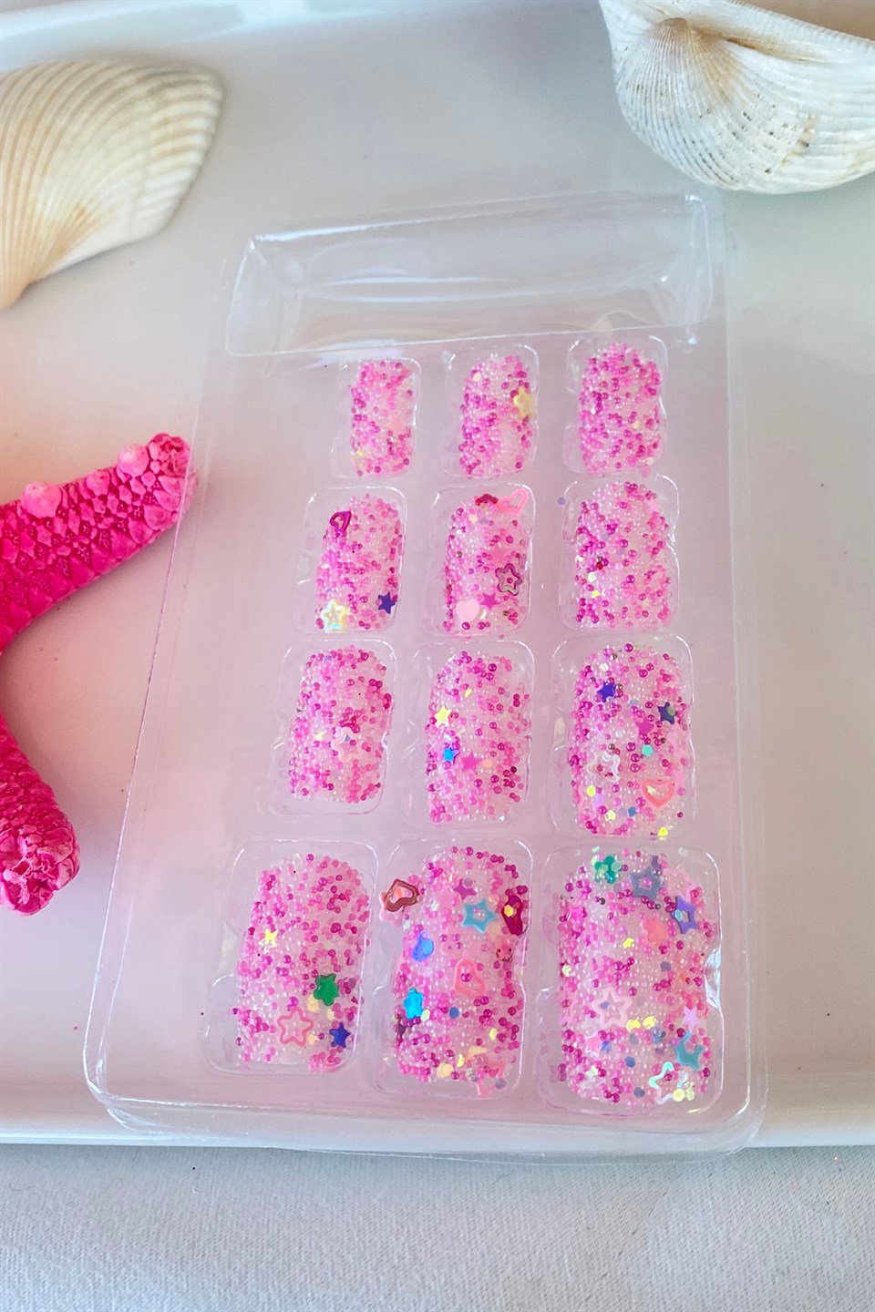 Pembe Renk Yıldız Figürlü Boncuklu Takma Tırnak (Yapıştırıcılı)