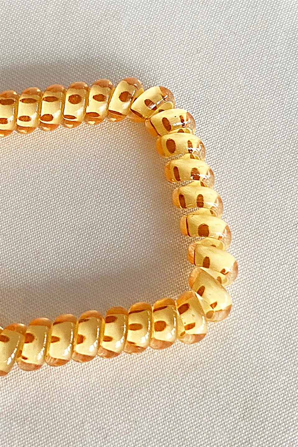 Sarı Renk Kahve Puantiyeli Helezon Lastik Toka