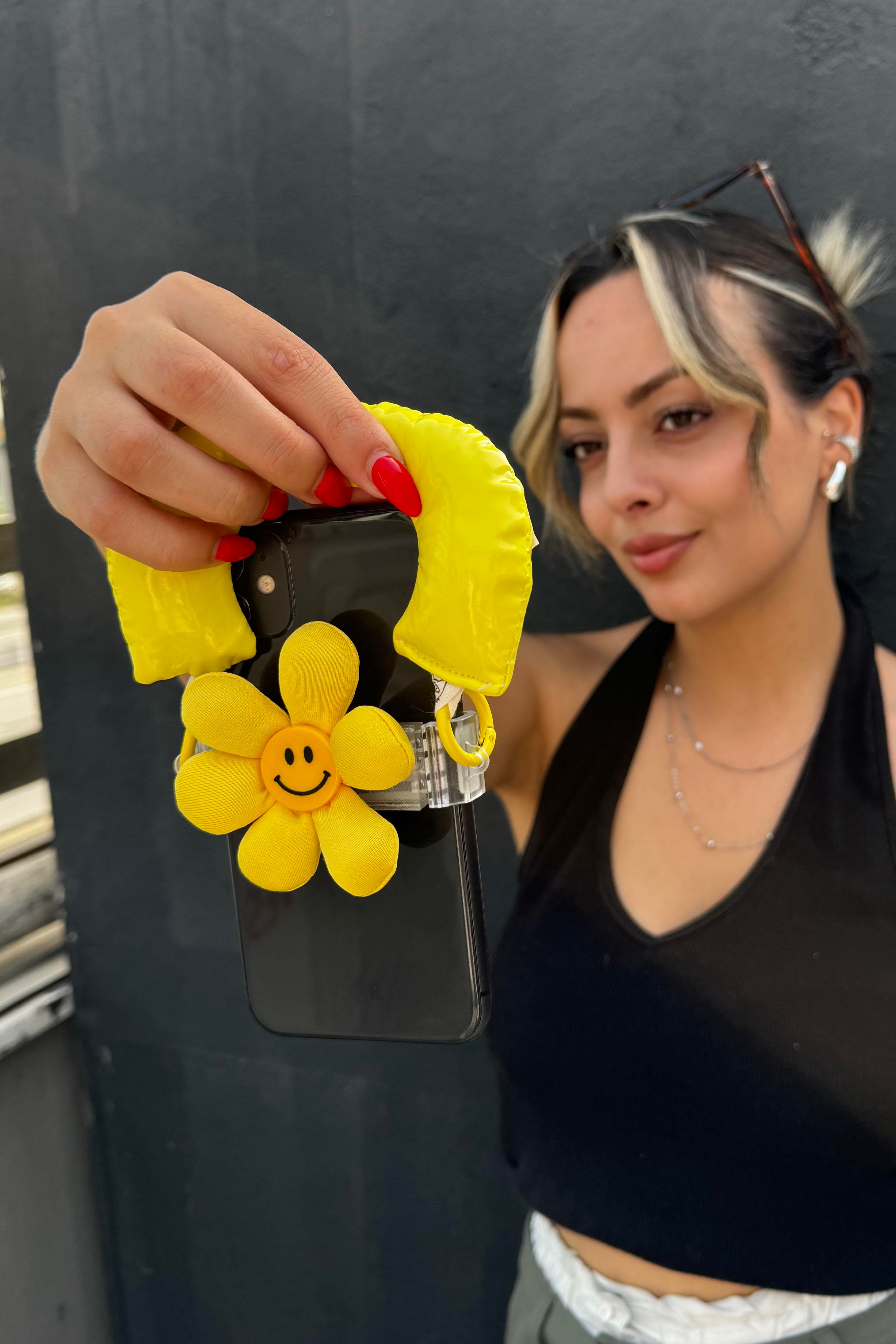 Sarı Renk Papatya Figürlü Telefon Aksesuarı