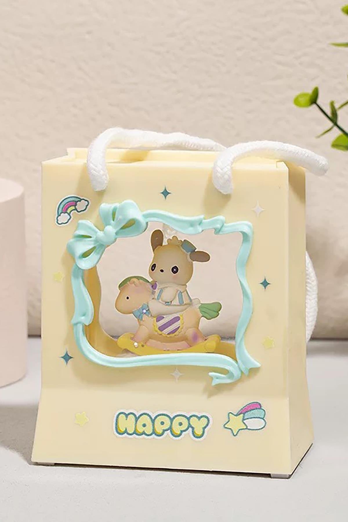 Sarı Renk Tavşan Figürlü Askı Detaylı Müziklı Işıklı Kar Küresi