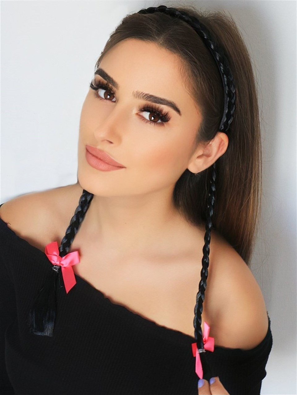 Siyah Örgülü Taç 46Cm