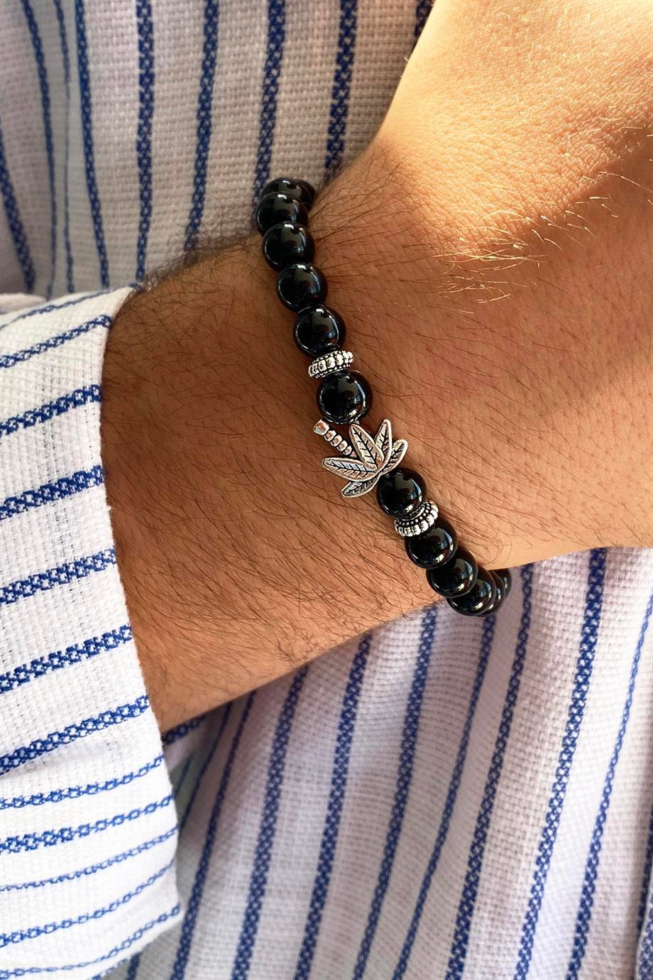 Siyah Renk Boncuk Detaylı Yaprak Figürlü Erkek Bileklik 
