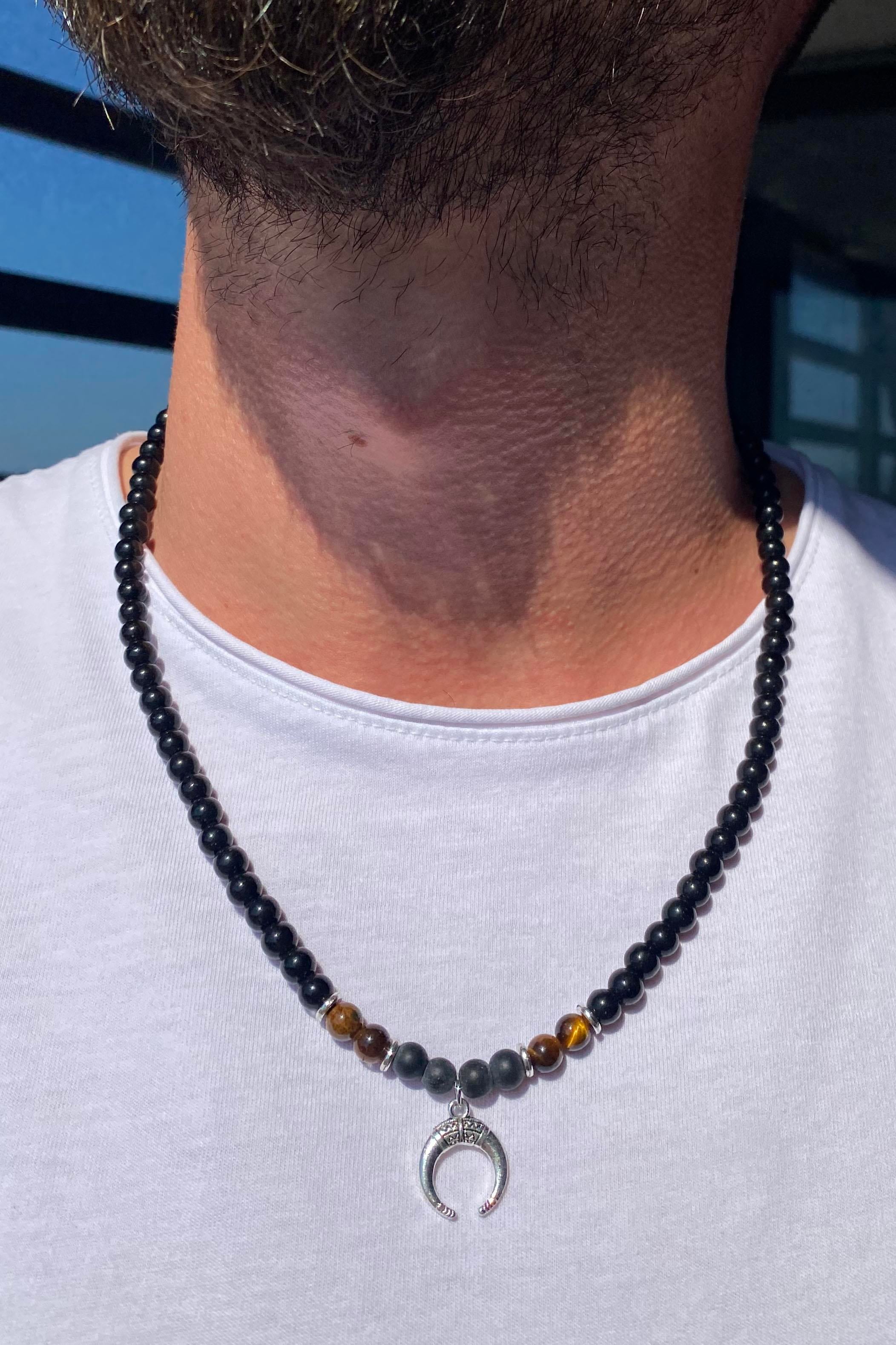 Siyah Renk Boncuk Figürlü Ay Detaylı Erkek Kolye