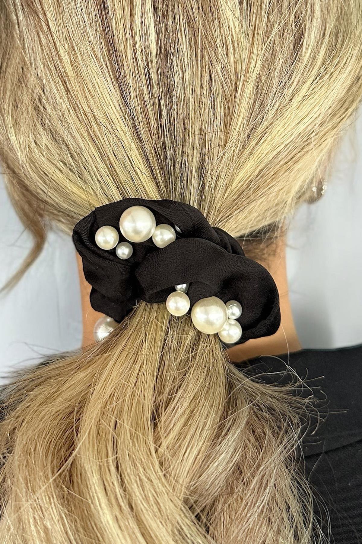 Siyah Renk İnci Detaylı Simit Toka 