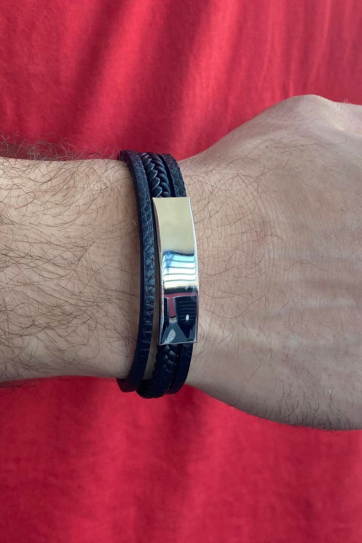 Siyah Renk Metal Detaylı Çelik Bileklik 