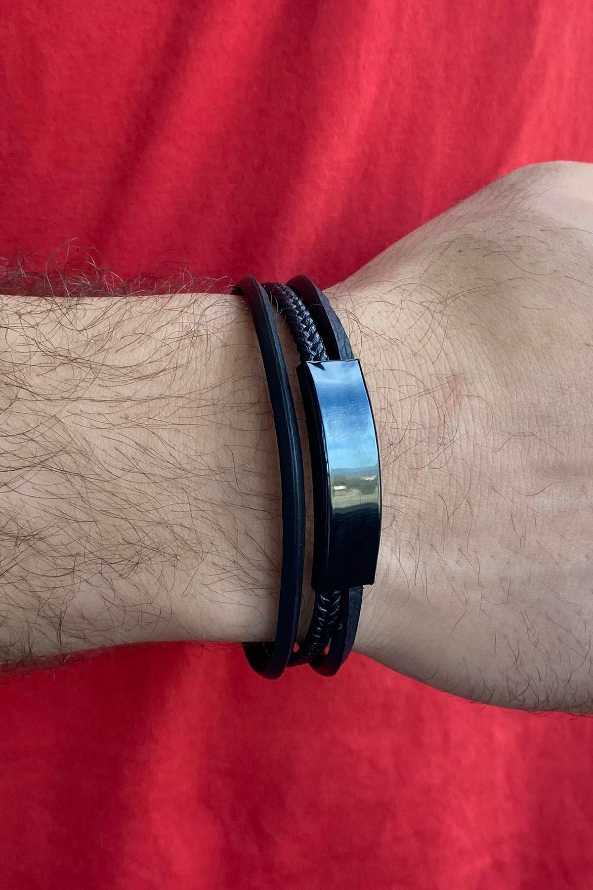Siyah Renk Metal Detaylı Çelik Bileklik 