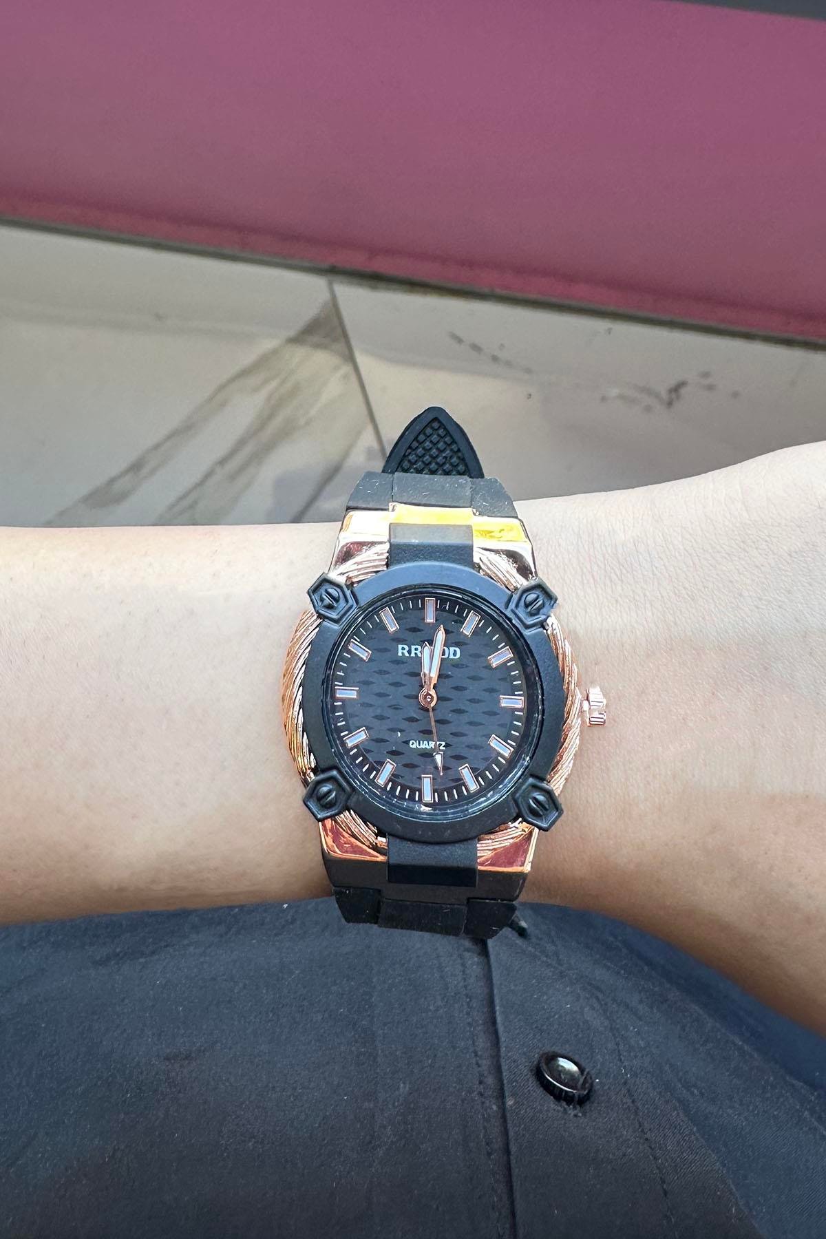 Siyah Renk Silikon Kordonlu Kadın Saat