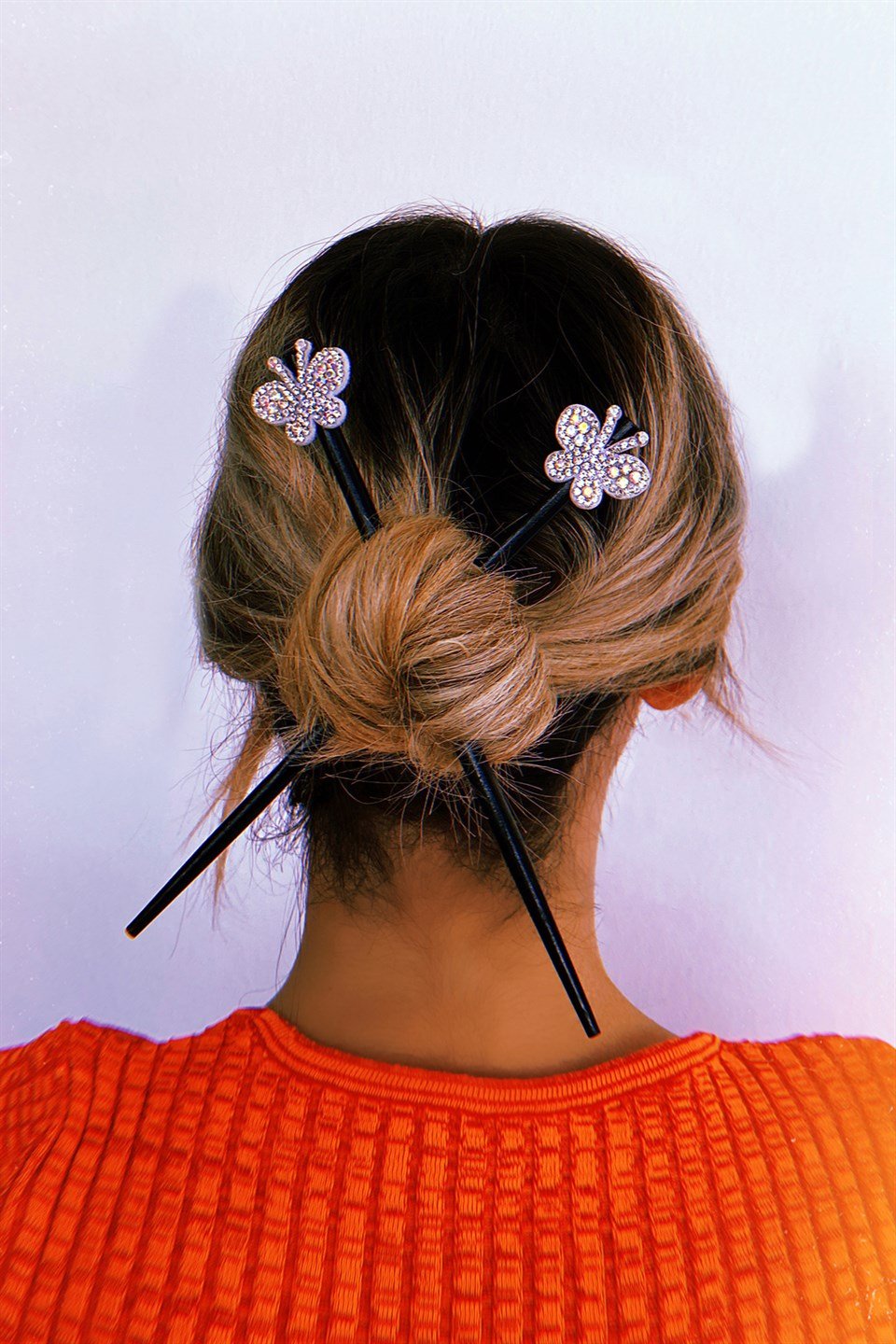 Siyah Renk Taşlı Kelebek Figürlü Topuz Toka