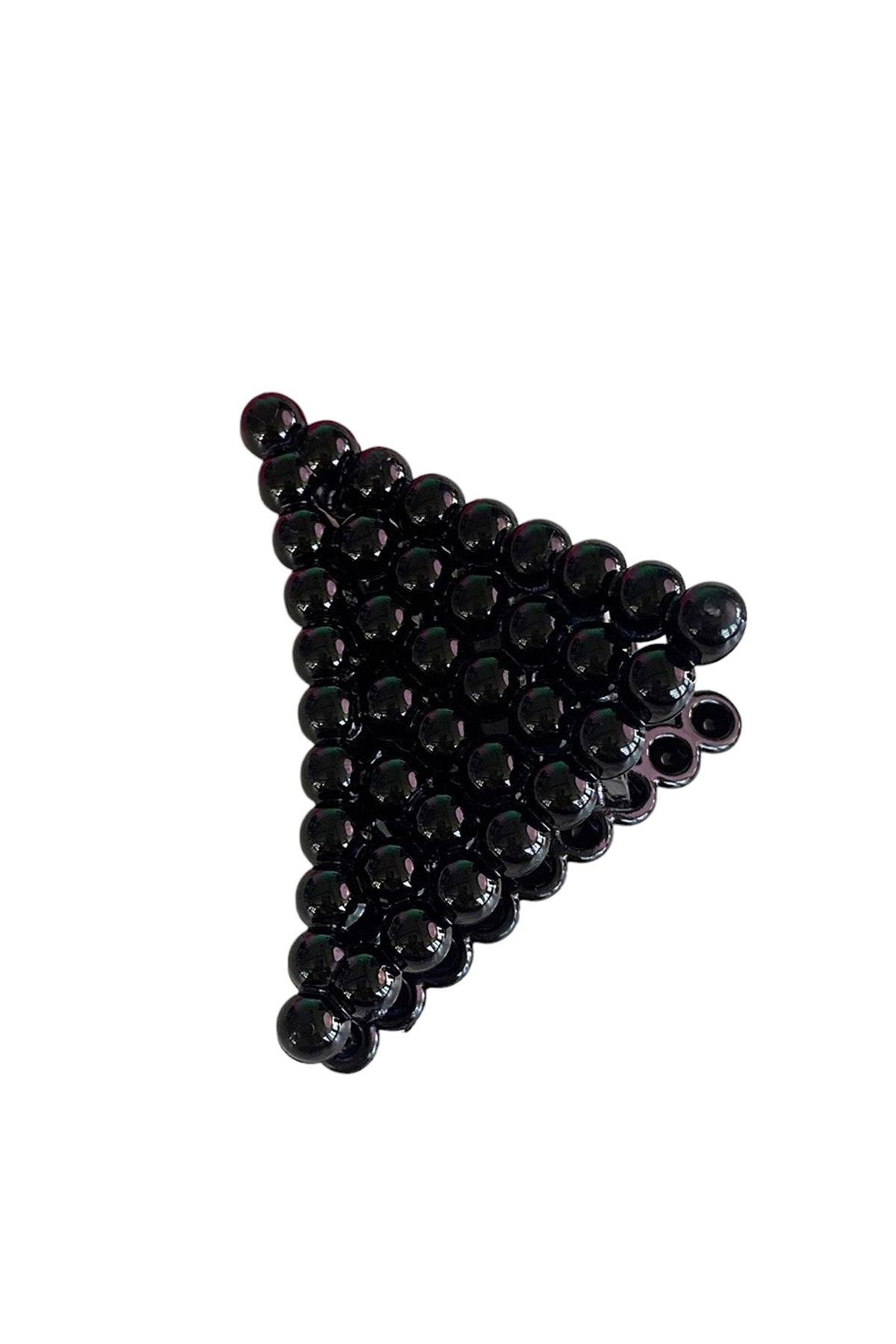 Black color triangle figured pegskin buckle