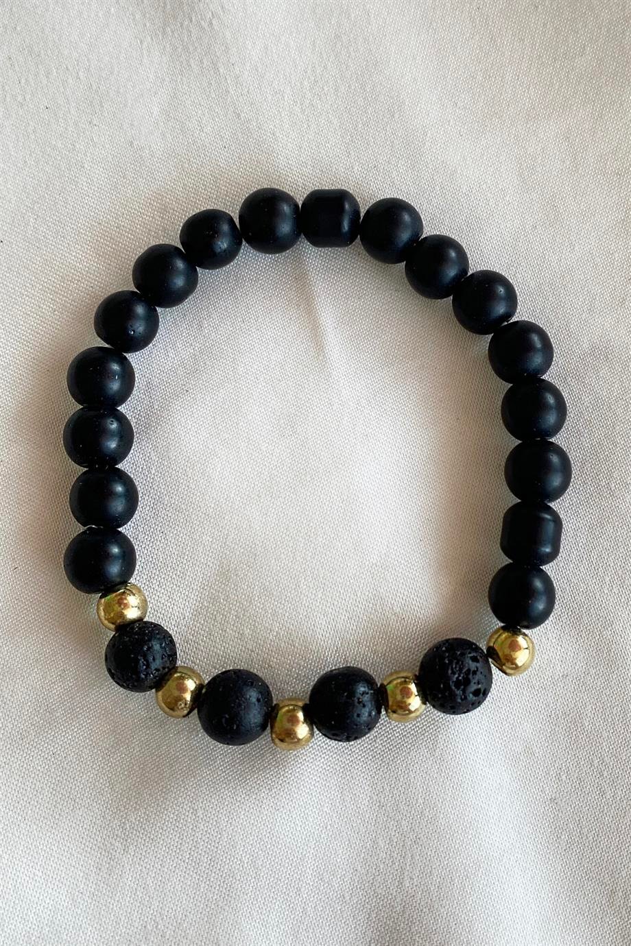 Siyah Ve Altın Renk Boncuk Detaylı Erkek Bileklik 