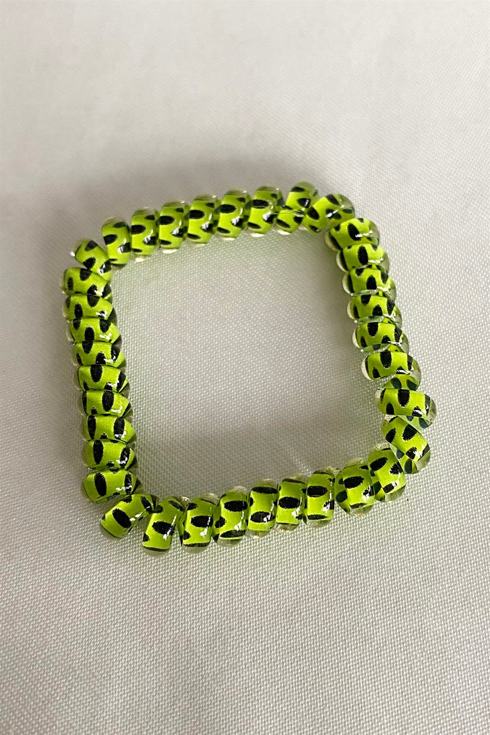 Yeşil Renk Puantiyeli Helezon Lastik Toka