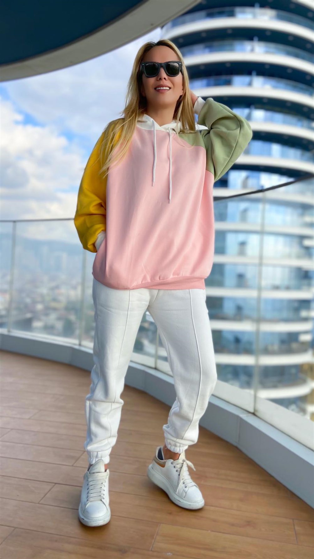 4 Renk Sweatshirt 