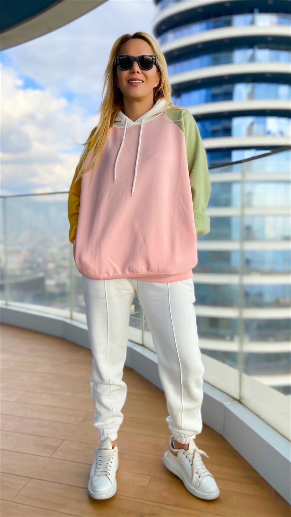 4 Renk Sweatshirt 
