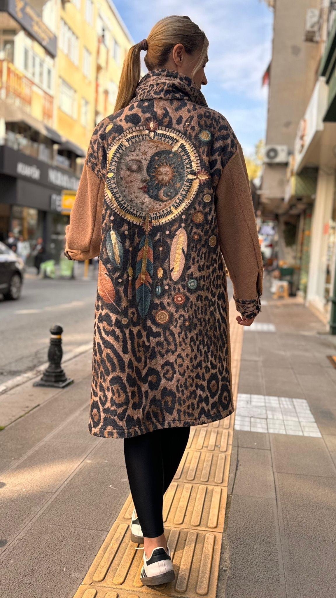 Arkası Desenli Keçe Kaban 
