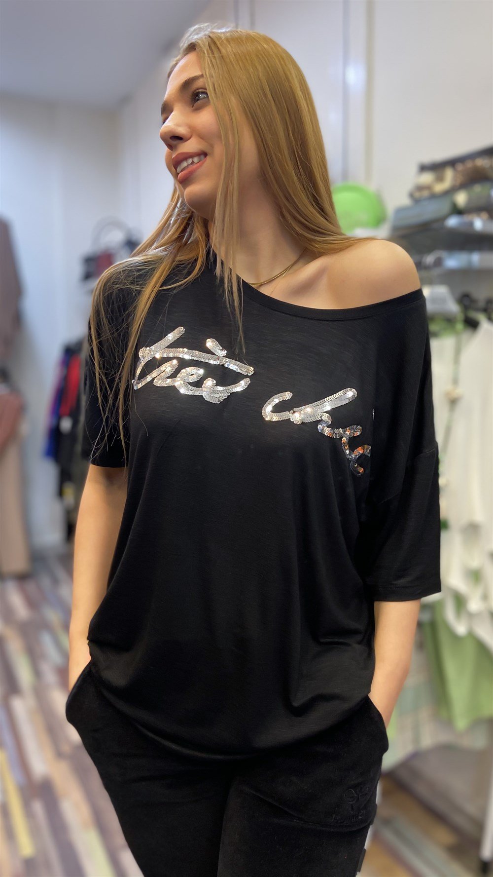 Arkası Detsaylı Chic Tshirt