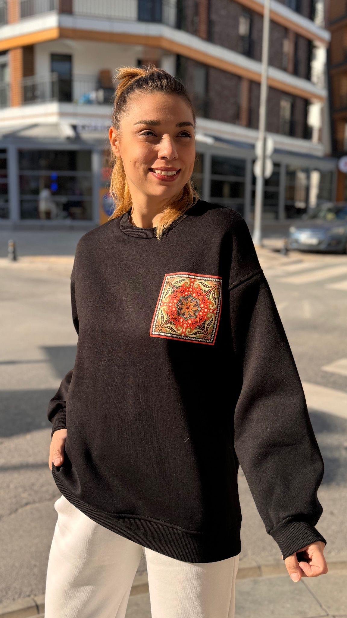 Arkası Turuncu Desen Sweat