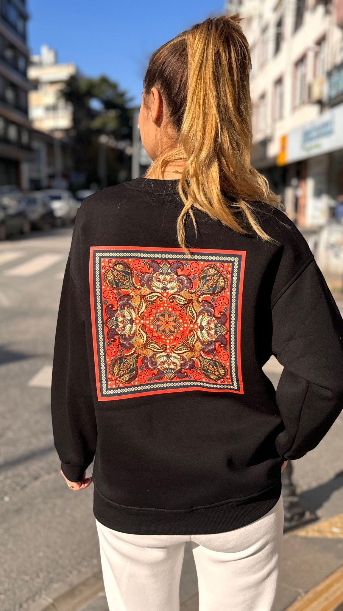 Arkası Turuncu Desen Sweat