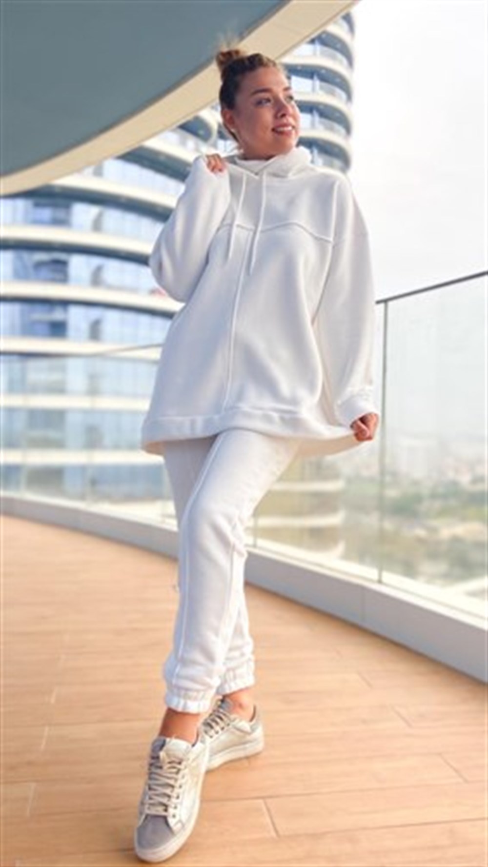 Boğazlı Kapşonlu Şardonlu Sweatshirt 